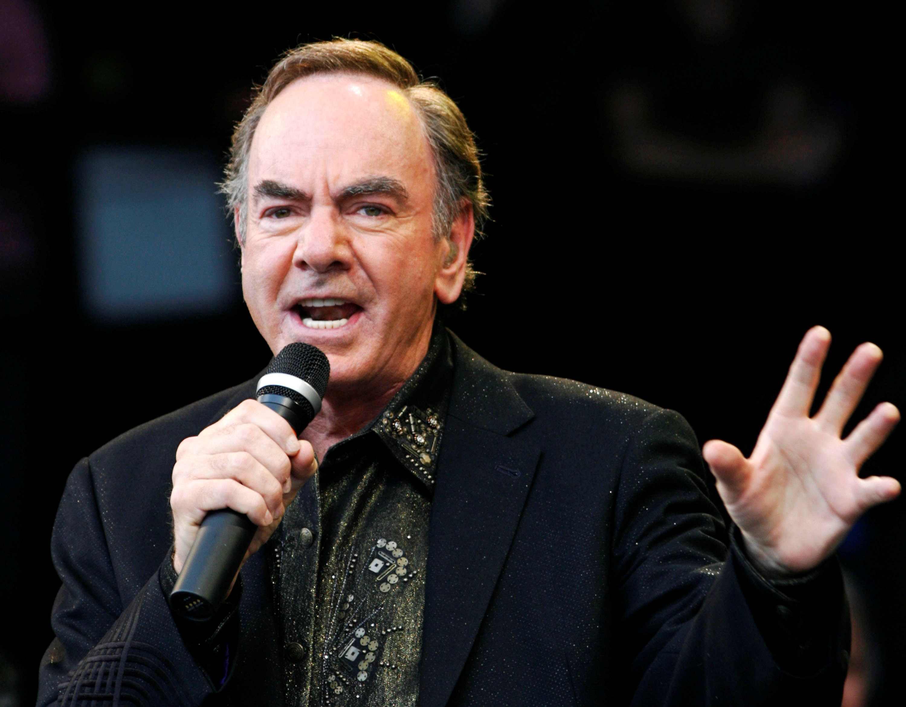 Neil Diamond on Living With Parkinson's Disease: “I Had to Accept