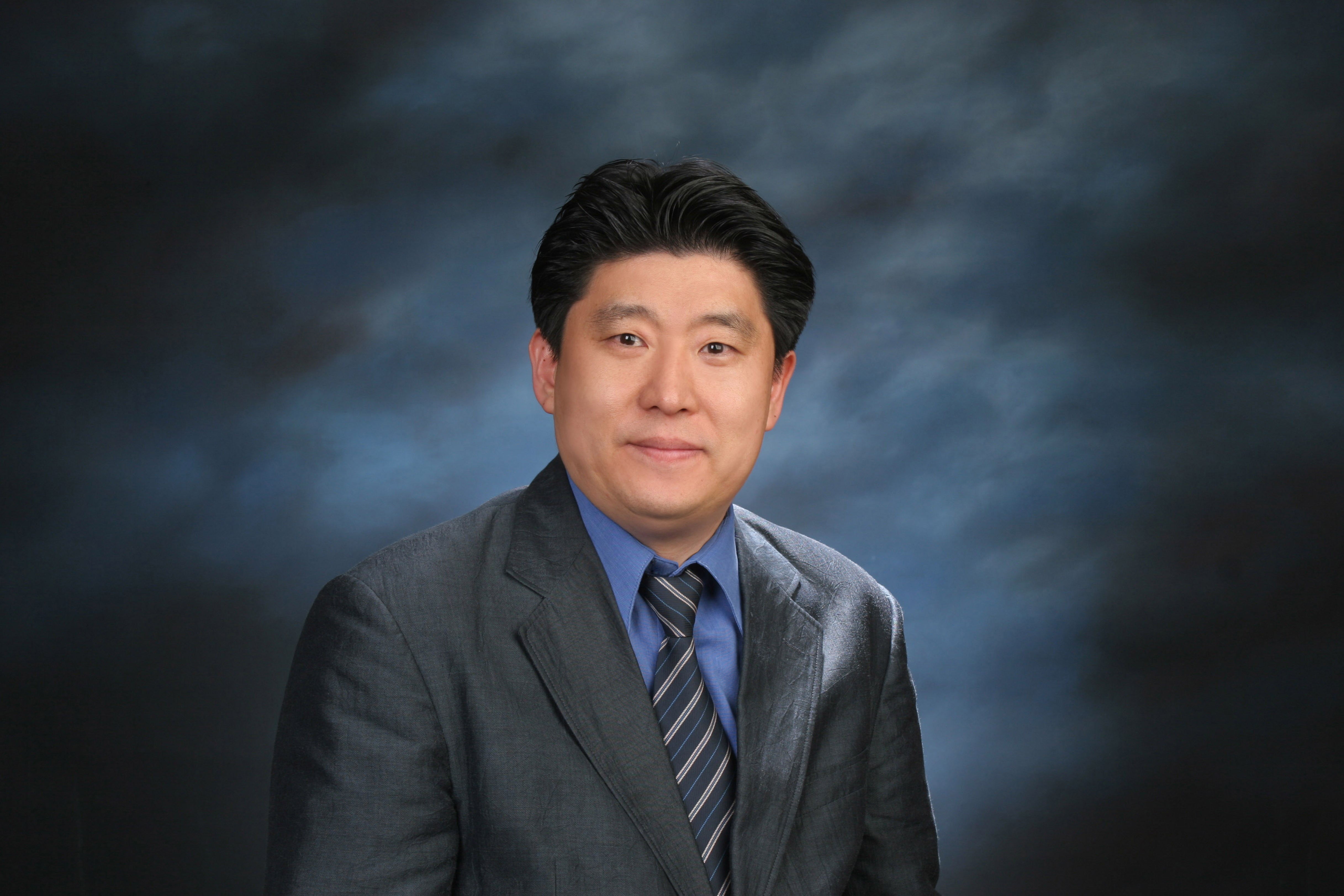 Dr Yoo Jin-san, president and CEO