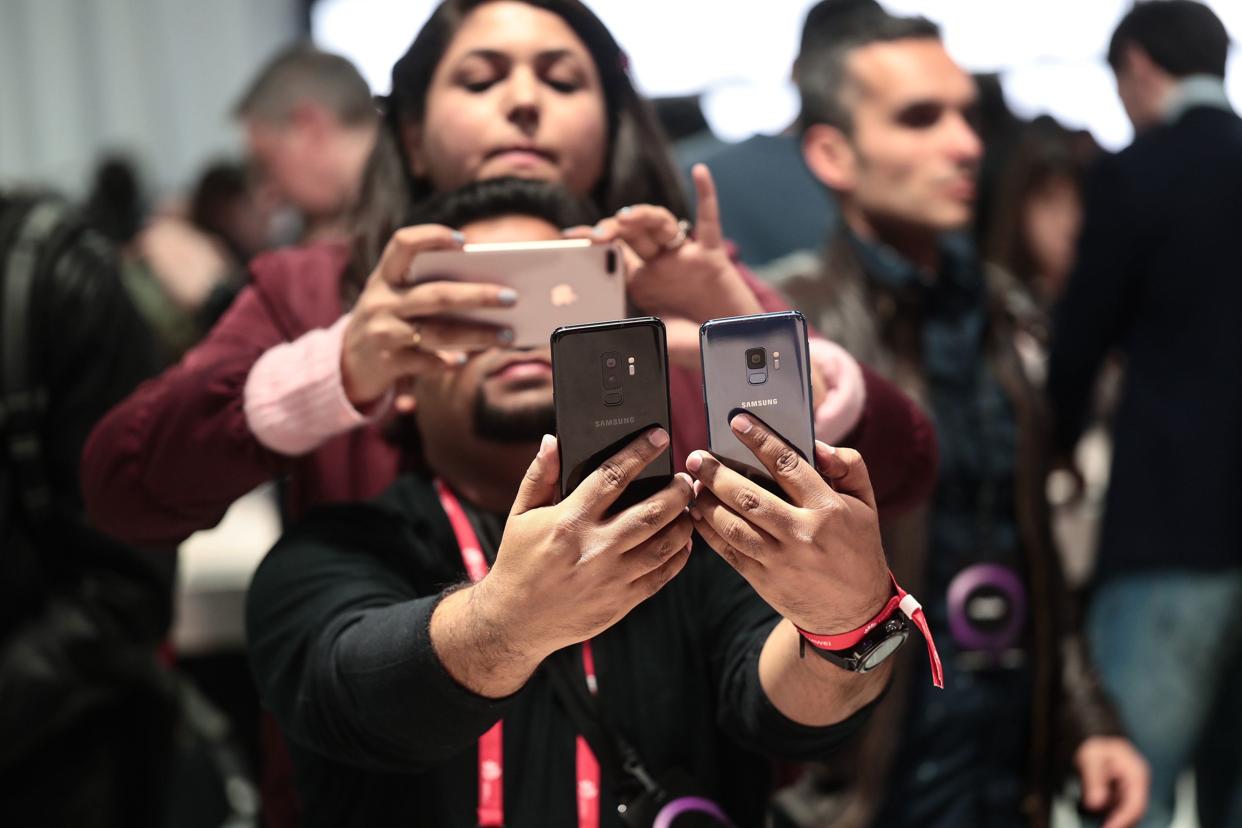 Ahead of the opening of the Mobile World Congress, major brands are putting their best foot forward for an industry reeling from the first global decline in smartphone sales.