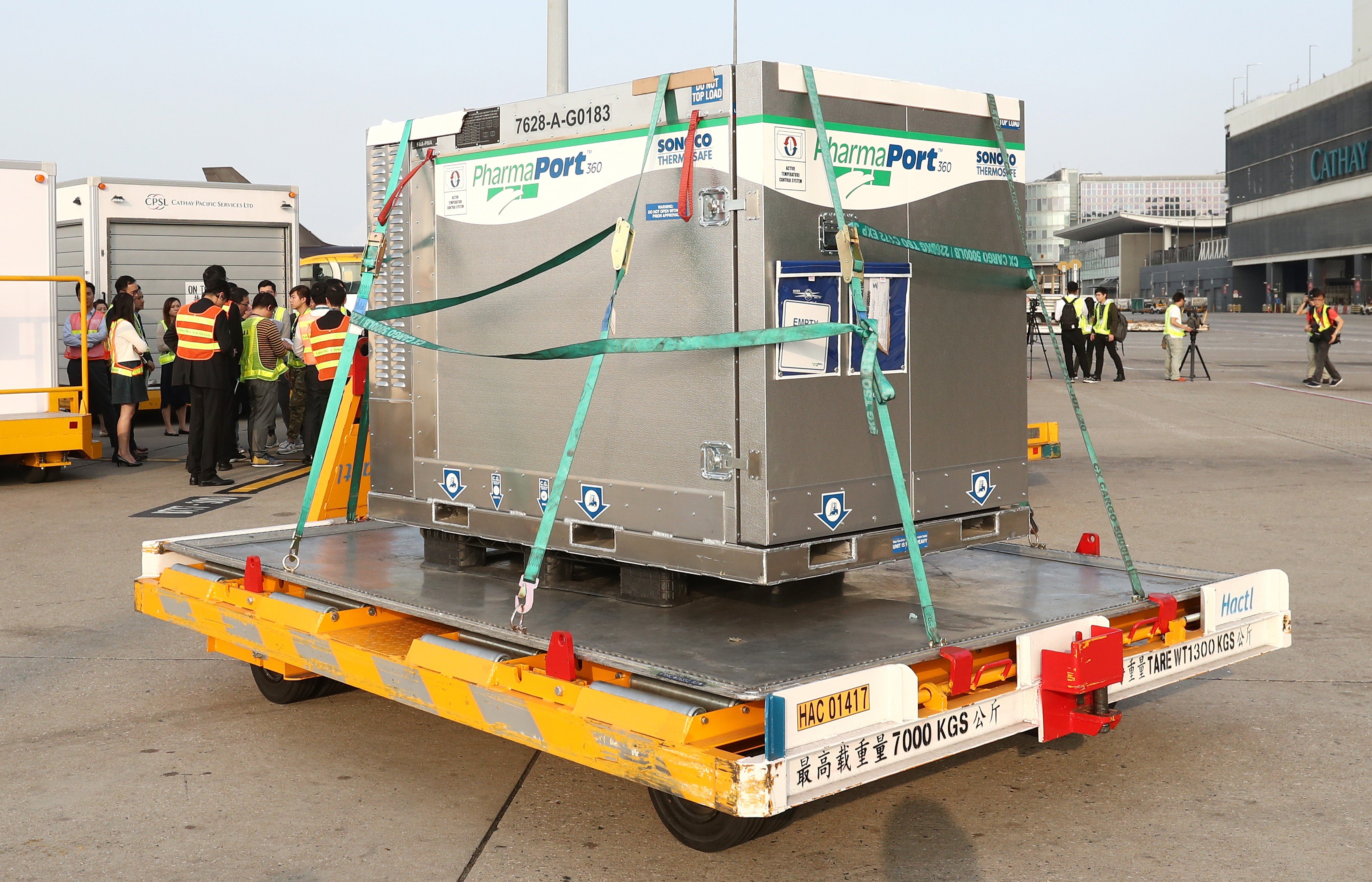 A loading crate in which temperature can be controlled for the transport of sensitive medical cargo. Photo: Nora Tam
