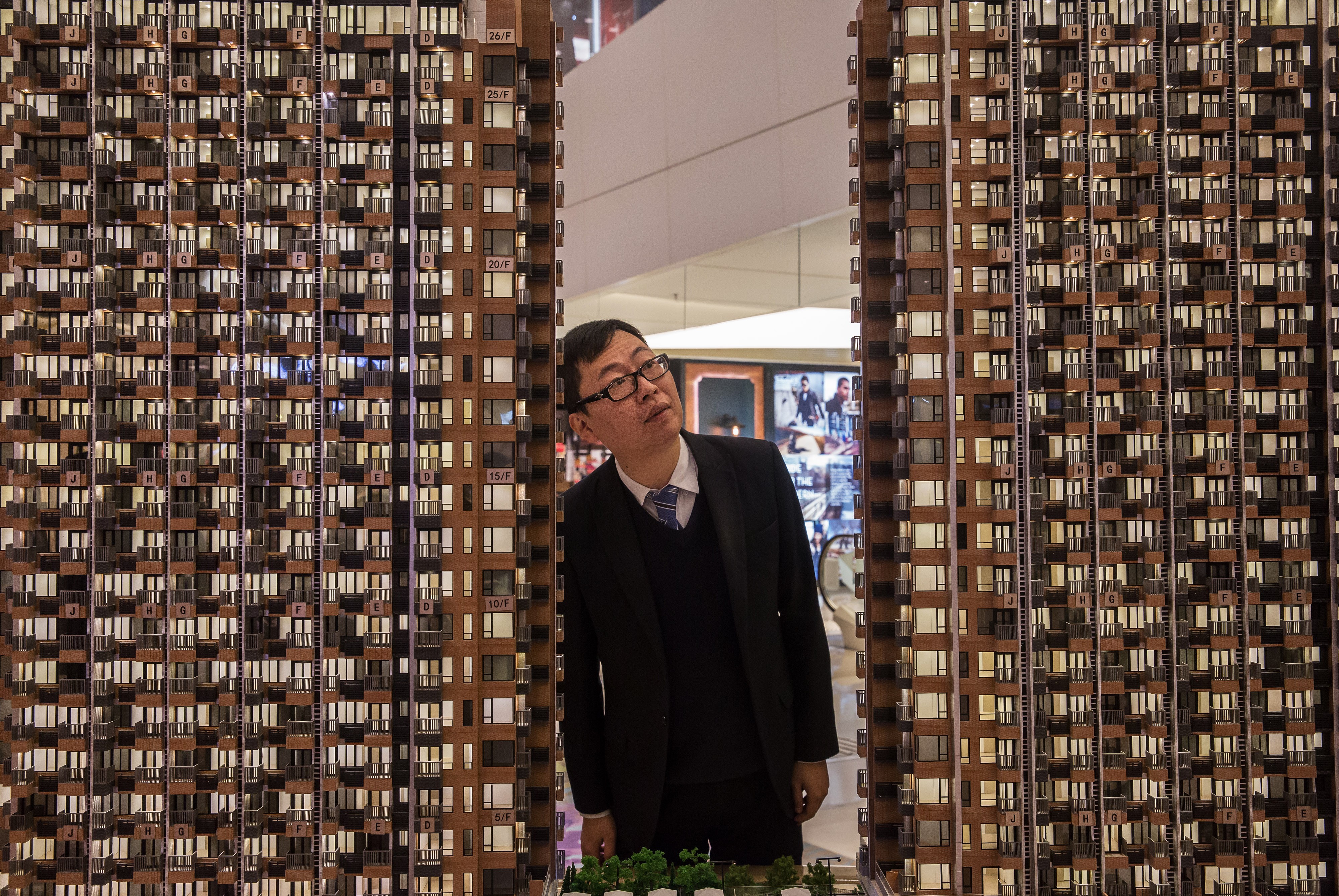 The Hong Kong Mortgage Corporation limits its 90 per cent loan to value mortgage plan to homes worth HK$4 million or less. Photo: Bloomberg