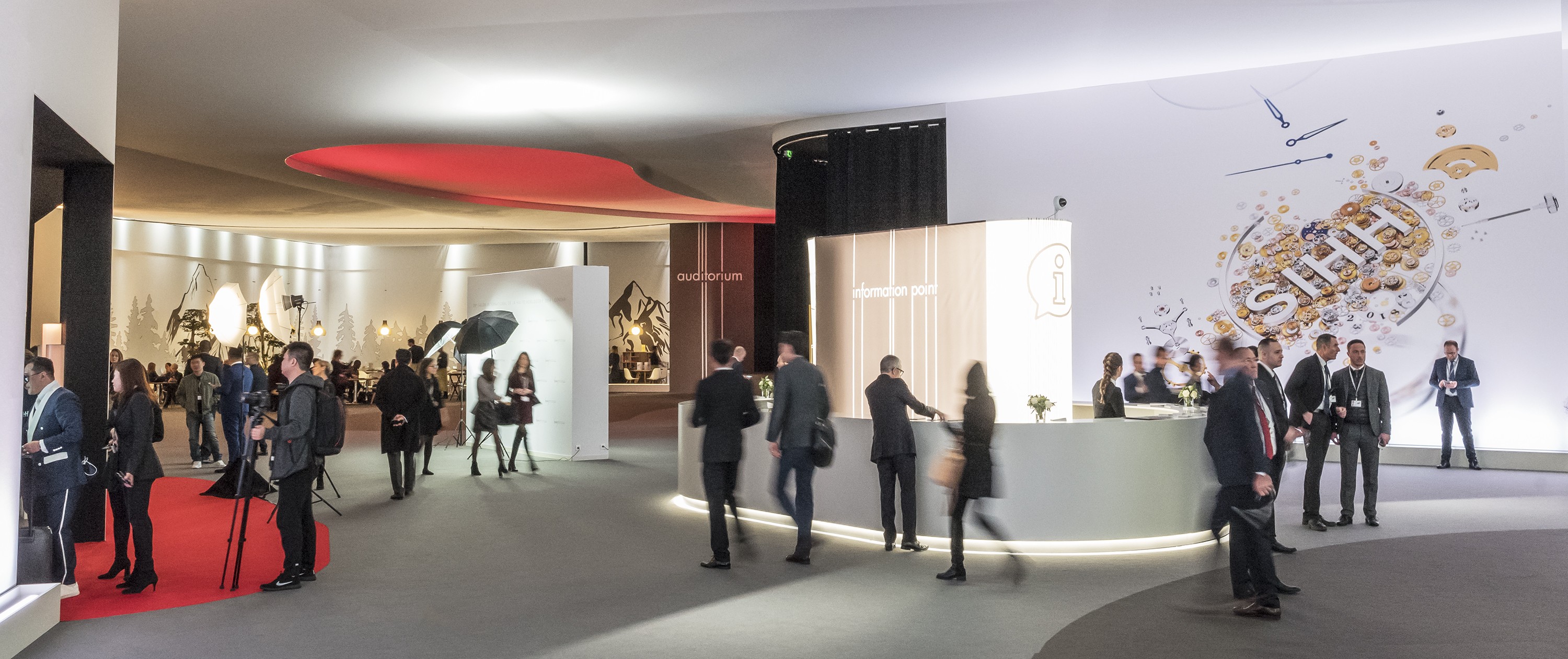 This year’s SIHH at Geneva’s PalExpo welcomed exhibitors and guests to a more spacious event with new VIP areas, digital stations and a live auditorium for talks and presentations.