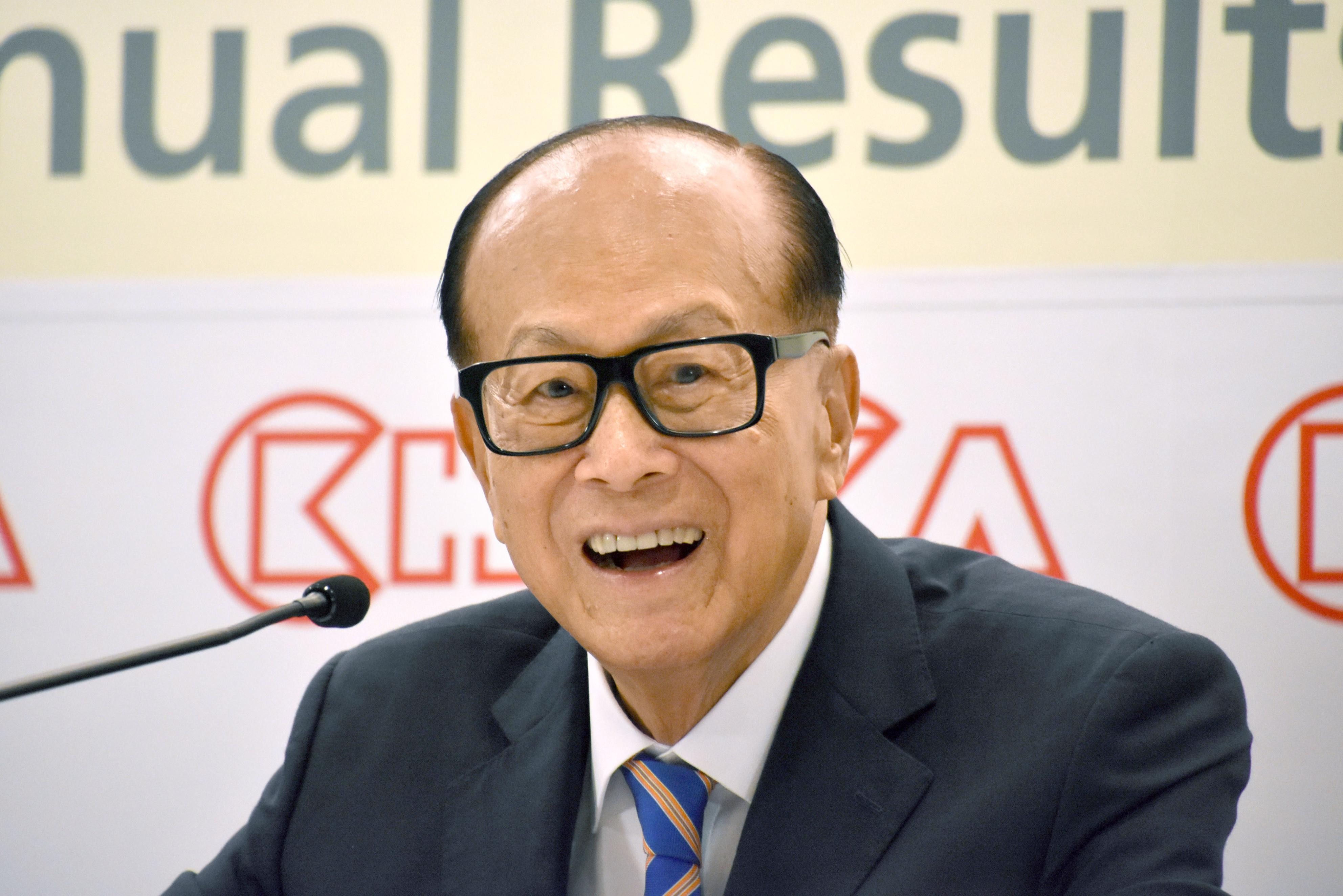 Li Ka-shing has announced he plans to step down as chairman and take up an advisory role at the flagship companies he controls, CK Hutchison Holdings and CK Asset Holdings. Photo: Kyodo