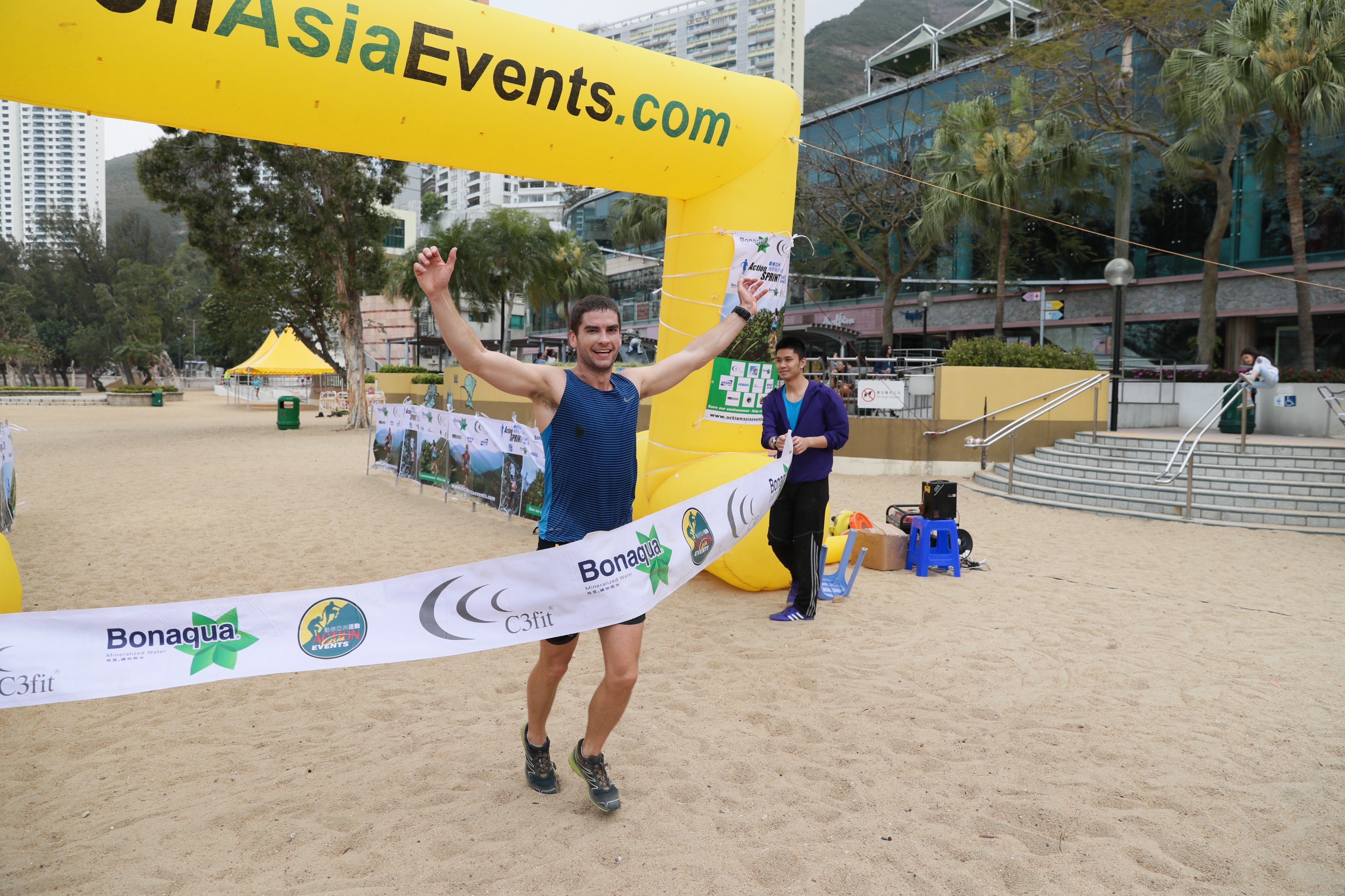 Ryan Whelan crosses the line. Photos: Action Asia