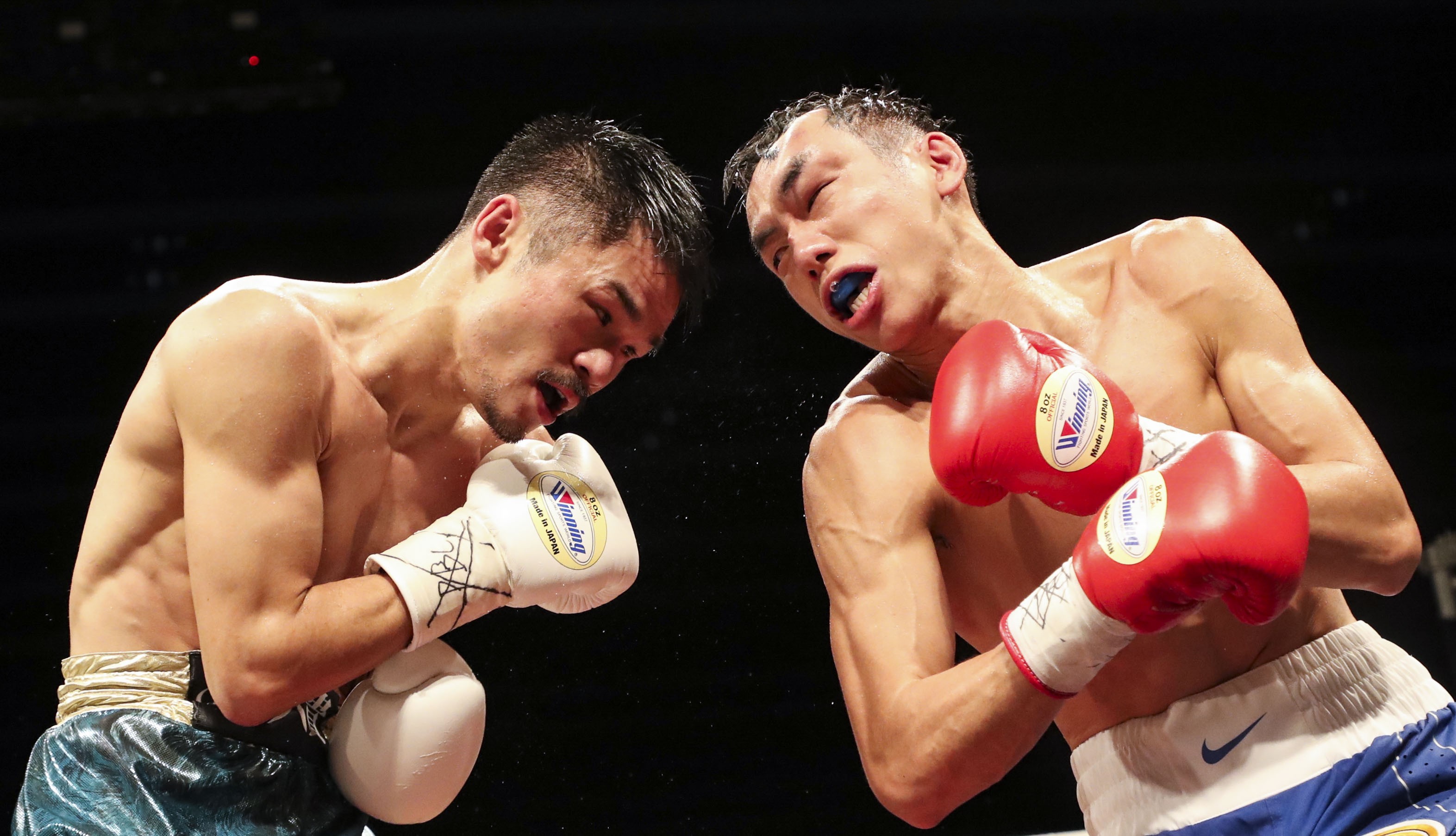 Rex Tso (right) has not fought since defeating Japan's Kohei Kono (left) in October. Photos: Edward Wong