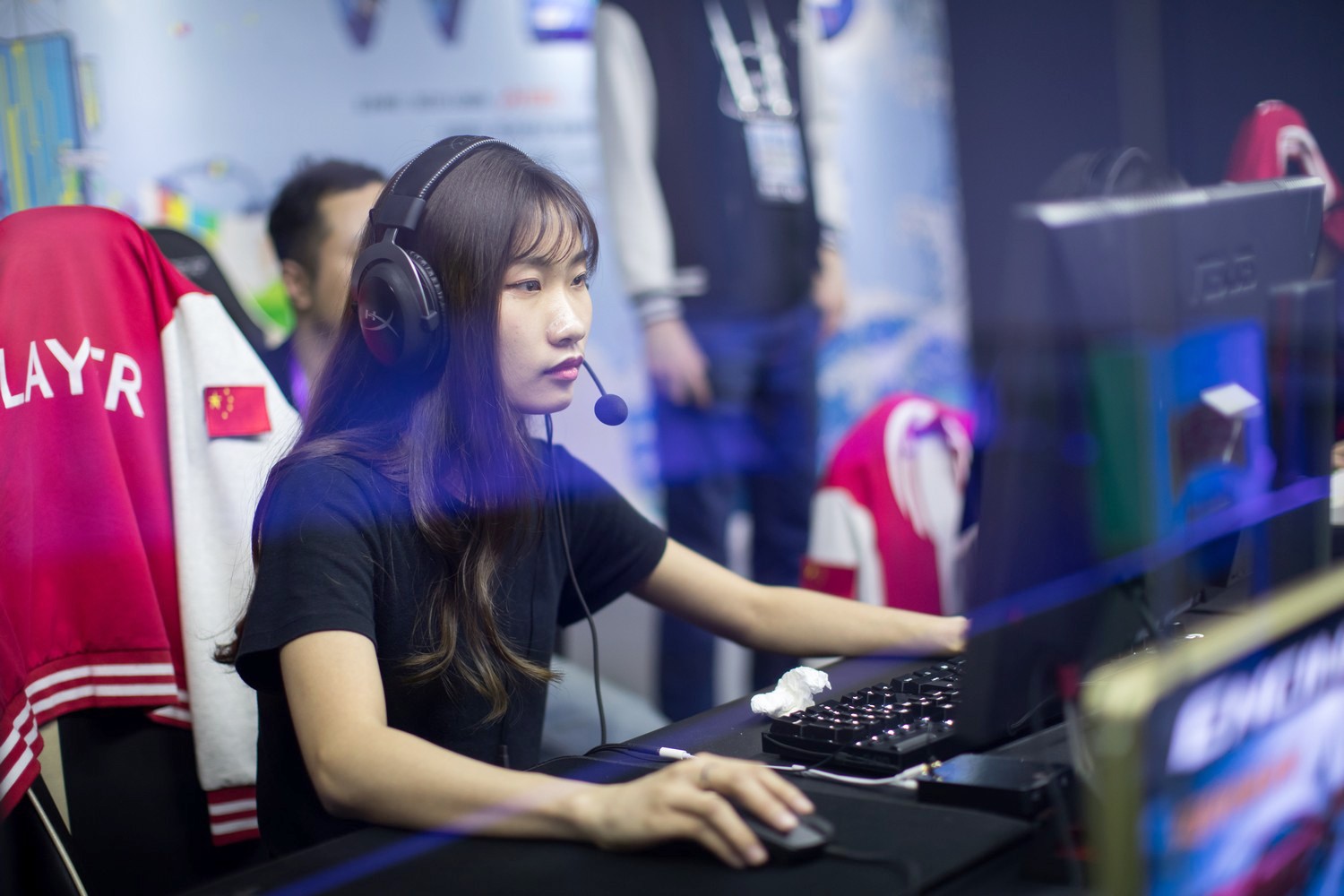 Women are no longer a novelty in China's e-sports scene but challenges  remain for pro gamers | South China Morning Post