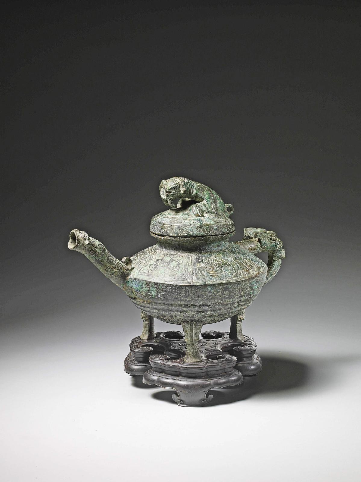 The bronze vessel is up for auction in Britain. Photo: The Canterbury Auction Galleries