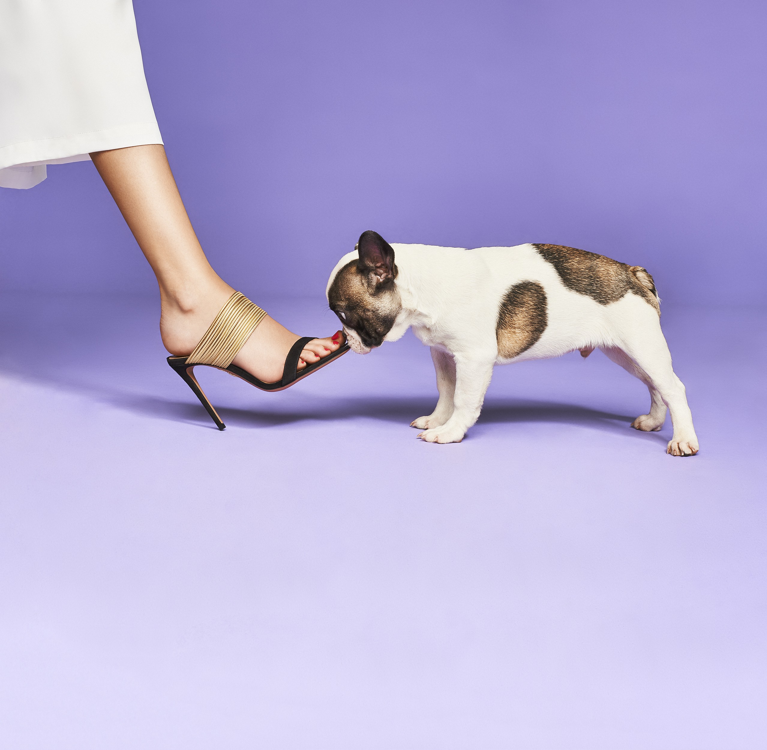 With Mother’s Day just around the corner, we have found some of the best gift ideas to spoil her. Just like these shoes from Aquazzura. (Sadly, the puppy is not included.)