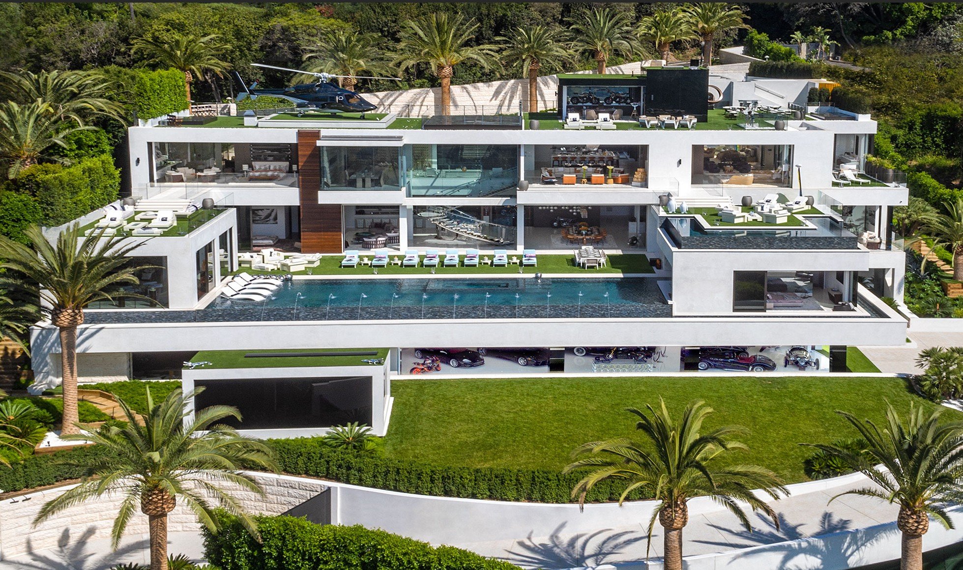 General view of the mansion. Photo: Top Ten Estate Deals