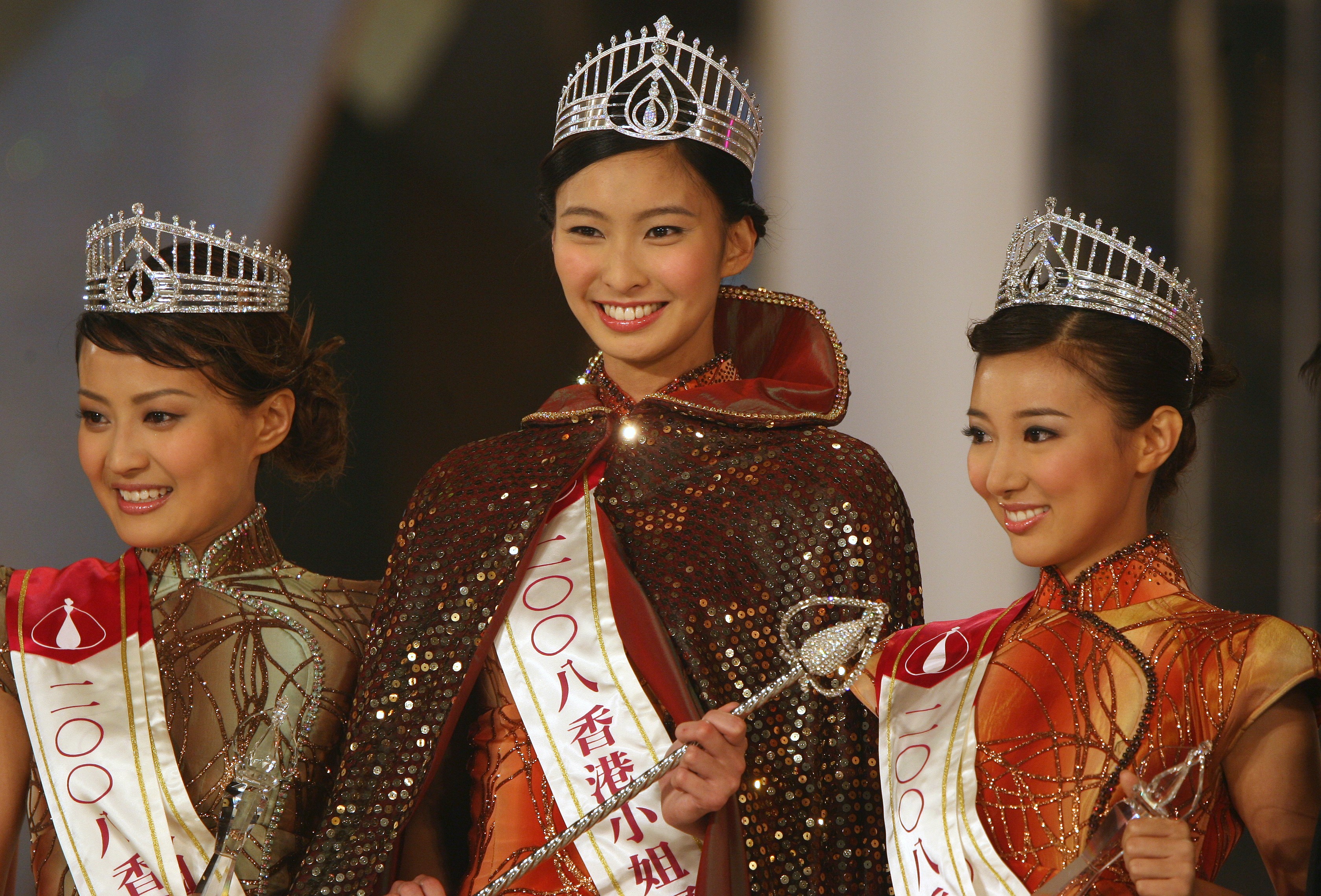 The Miss Hong Kong Pageant 2008 winner, Edelweiss Cheung (centre), stands next to Skye Chan (left) who would later go on to takeover her duties, and second runner-up Samantha Ko (right). Photo: Oliver Tsang