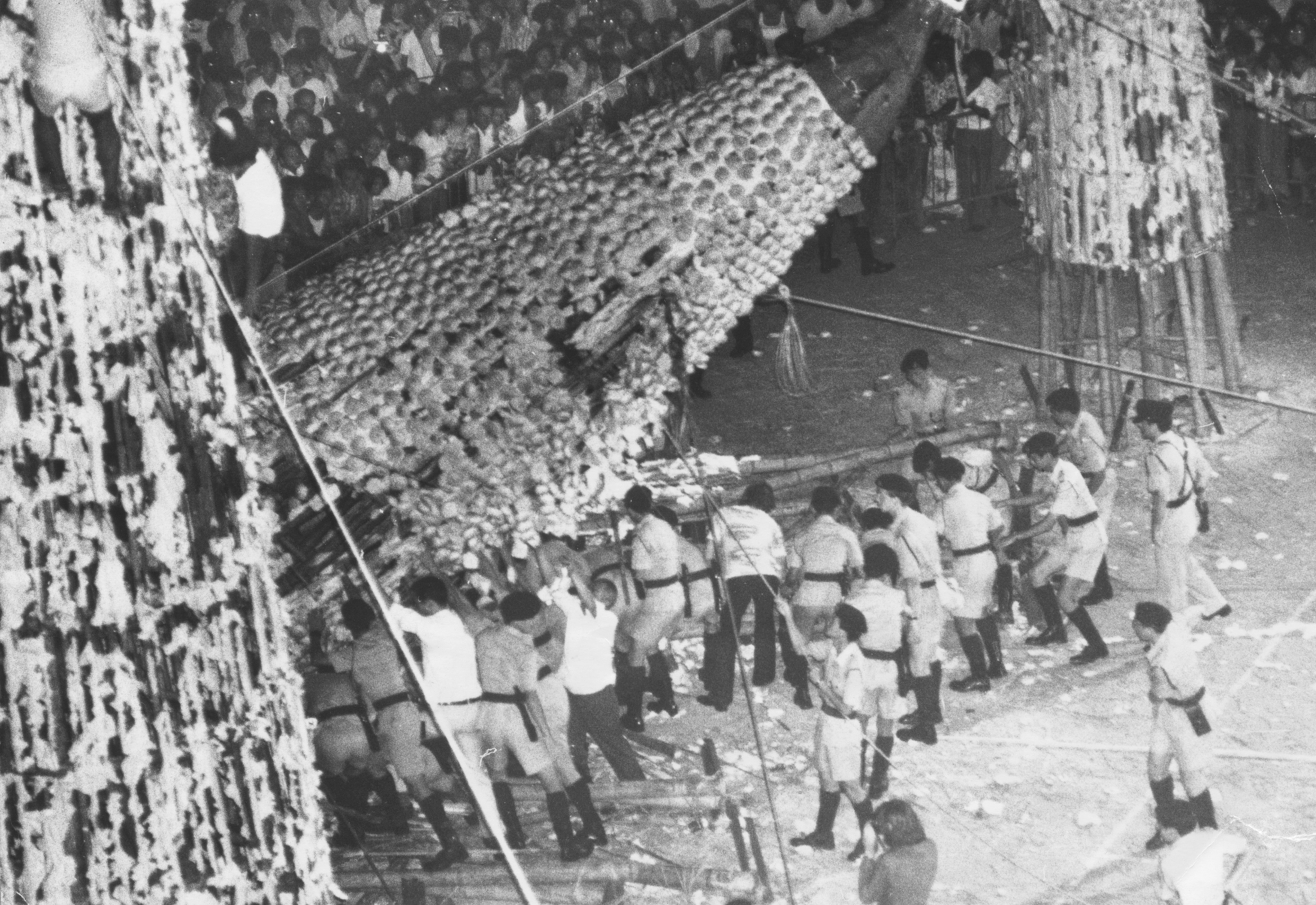 The bun tower fell and hurted more than 100 people 27 years ago on a Cheung Chau Bun Festival day of May 1978, that ended the annual tradition until this year.