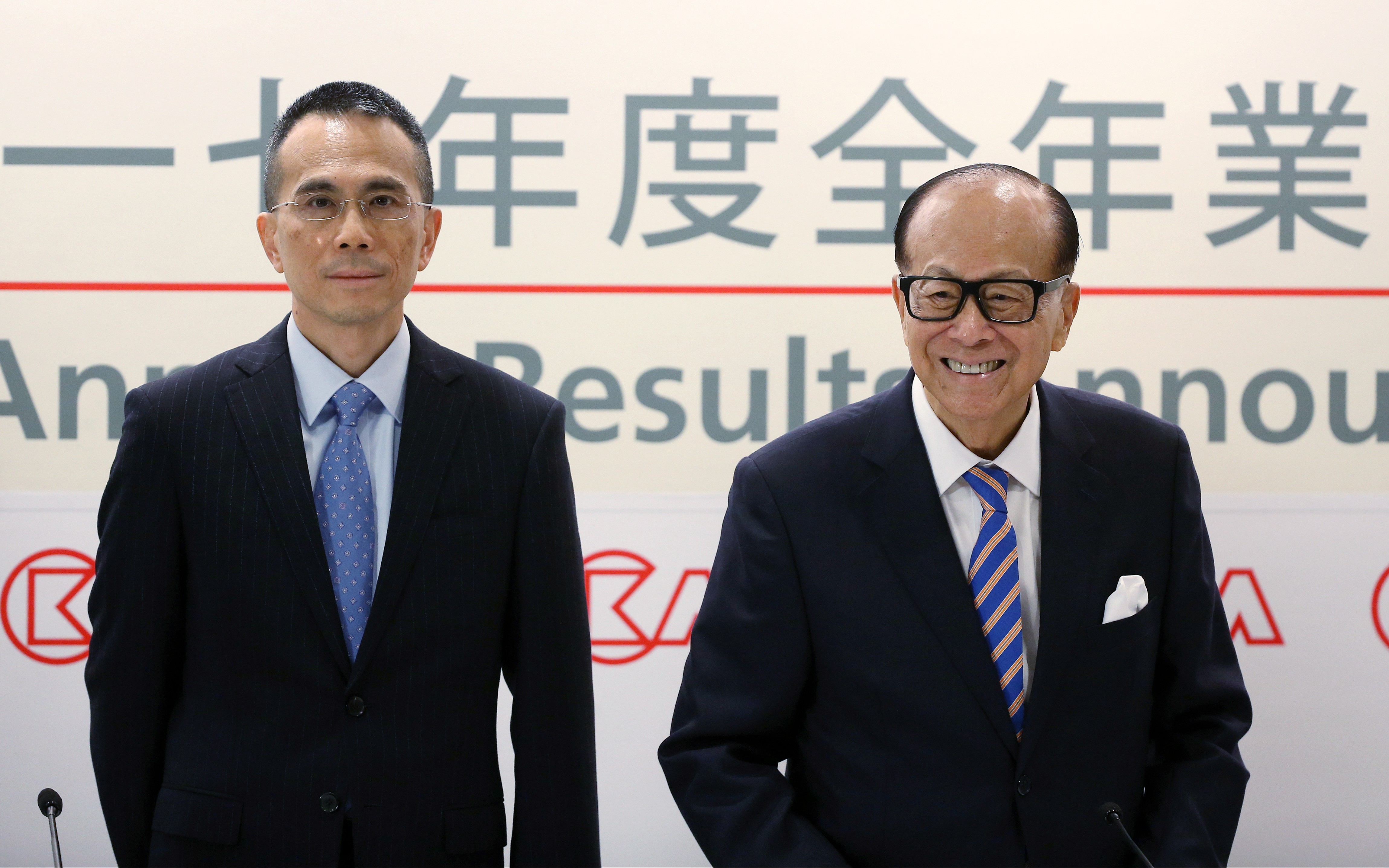 Victor Li Tzar-kuoi (left) and his father Li Ka-shing pictured at the CK Hutchison Holdings Limited and CK Asset Holdings 2017 annual results announcement in Central. Victor Li took over from his father as chairman of the two companies in March. Photo: Sam Tsang