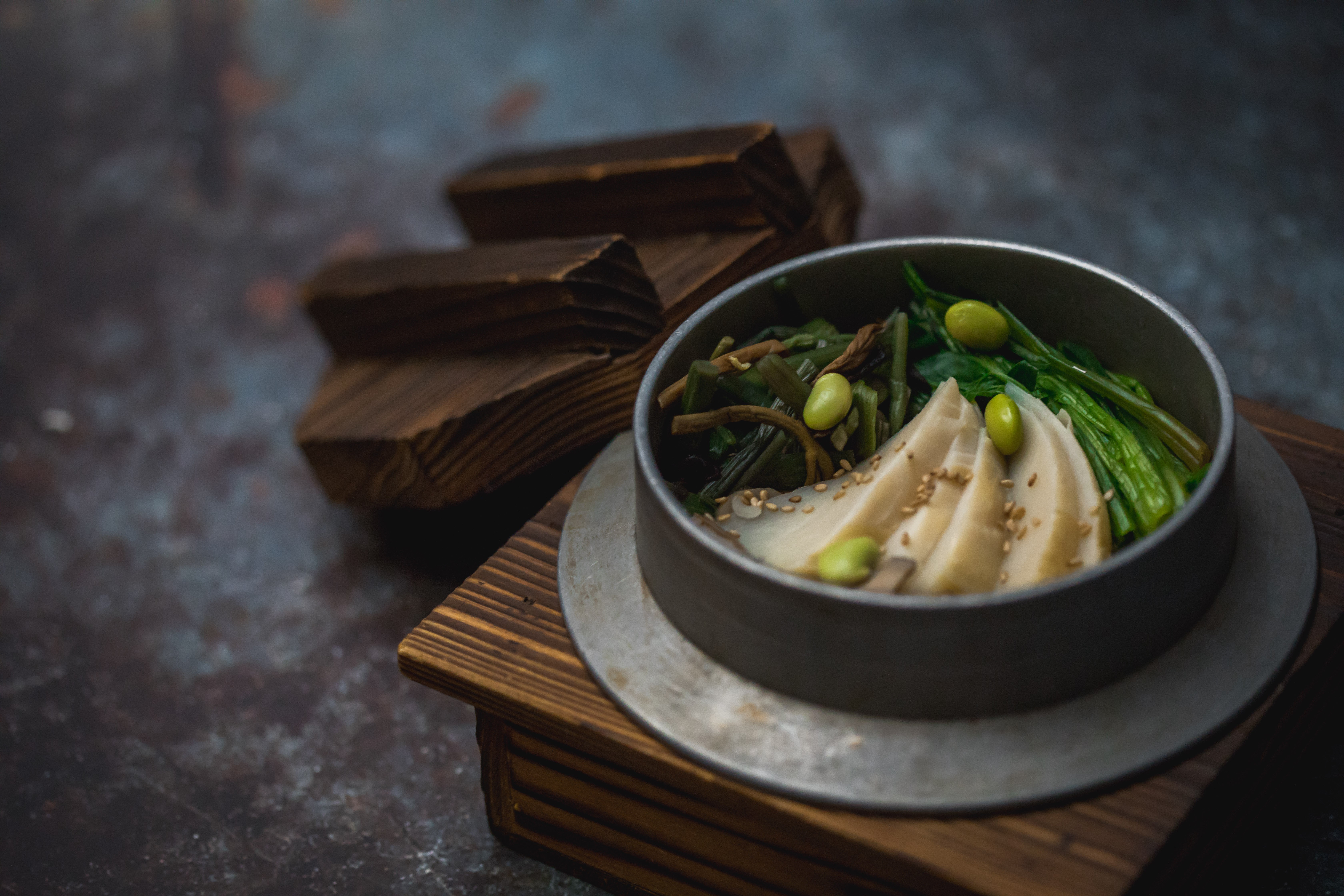 Foodies are flocking to sample the quality Japanese food at Rock Salt Japanese Restaurant in Causeway Bay, Hong Kong – one of the city’s eateries taking part in Lee Gardens’ #GoGreenCWB campaign to help Hongkongers live a healthier lifestyle.