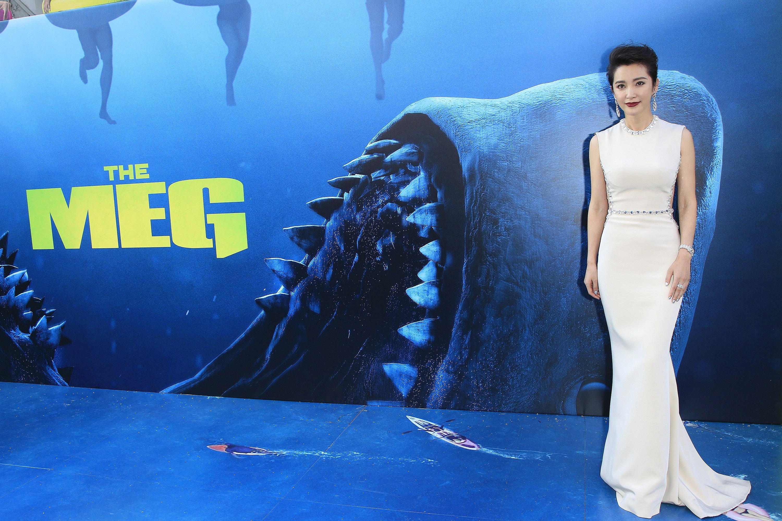 Spoilers) Ending of 'The Meg' could have been far bloodier - Chicago  Sun-Times