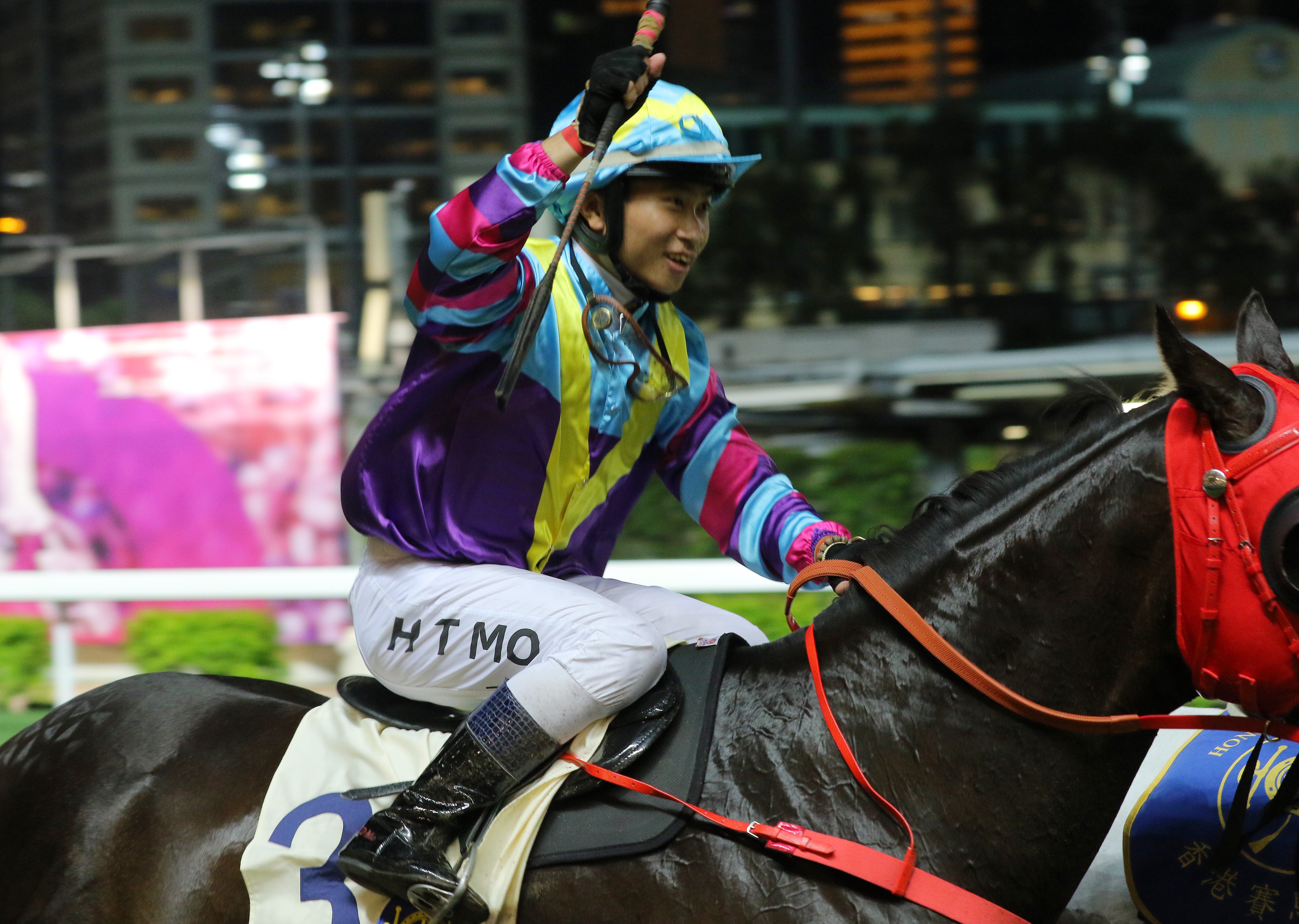 Dylan Mo guides the six-year-old to victory at Happy Valley on Wednesday night to write themselves in the record books