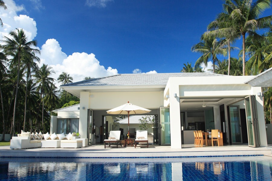 You can enjoy a ceremony and cocktails at the poolside at La Lagune.