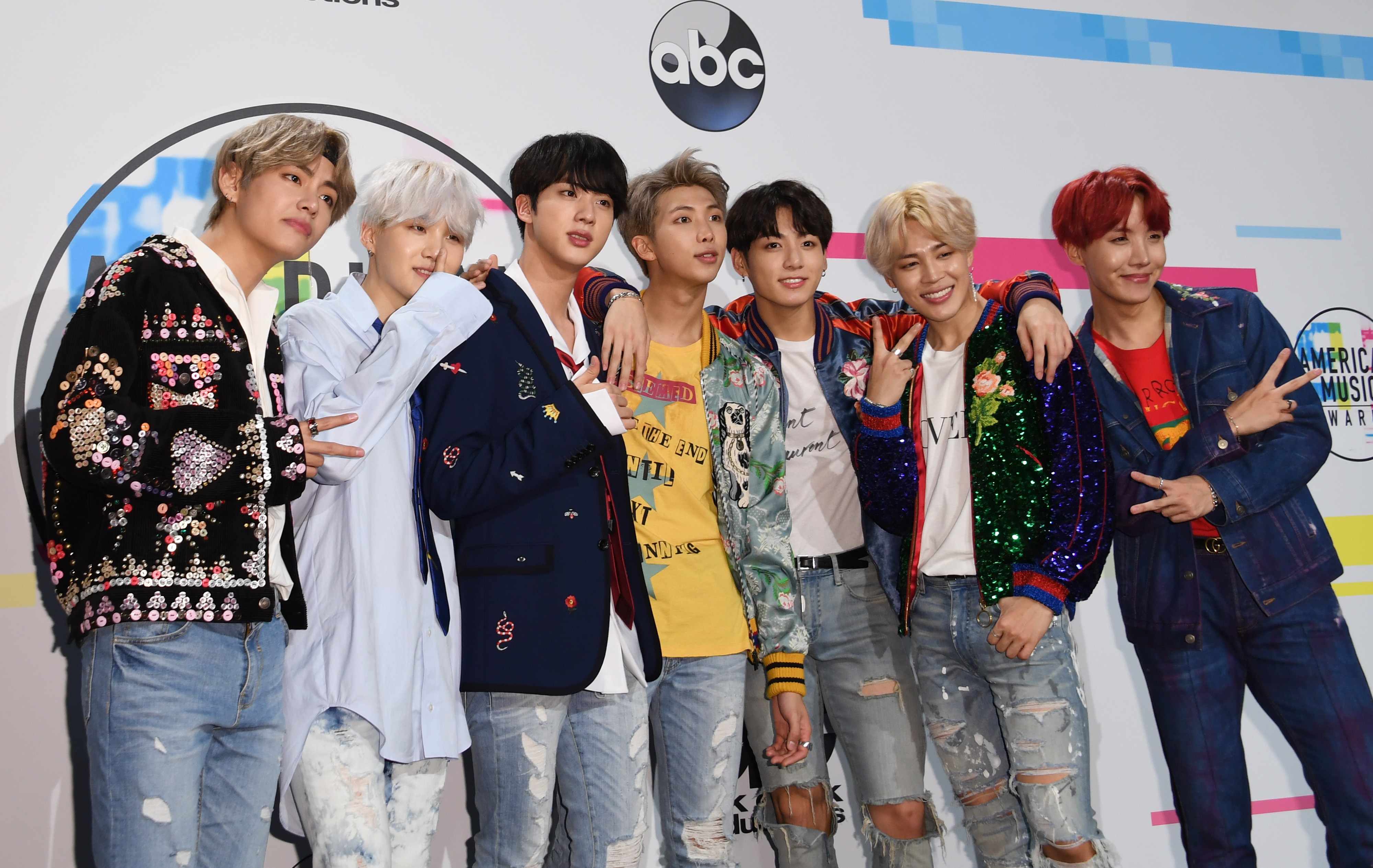 K-POP・アジア bts YU Mega-hit K-Pop band BTS booted off Japan television for 'A-bomb' T