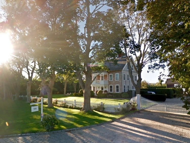 Talk show host Jimmy Fallon bought this US$5.5 million farm house in Sagaponack in 2011. Photo: Google Maps