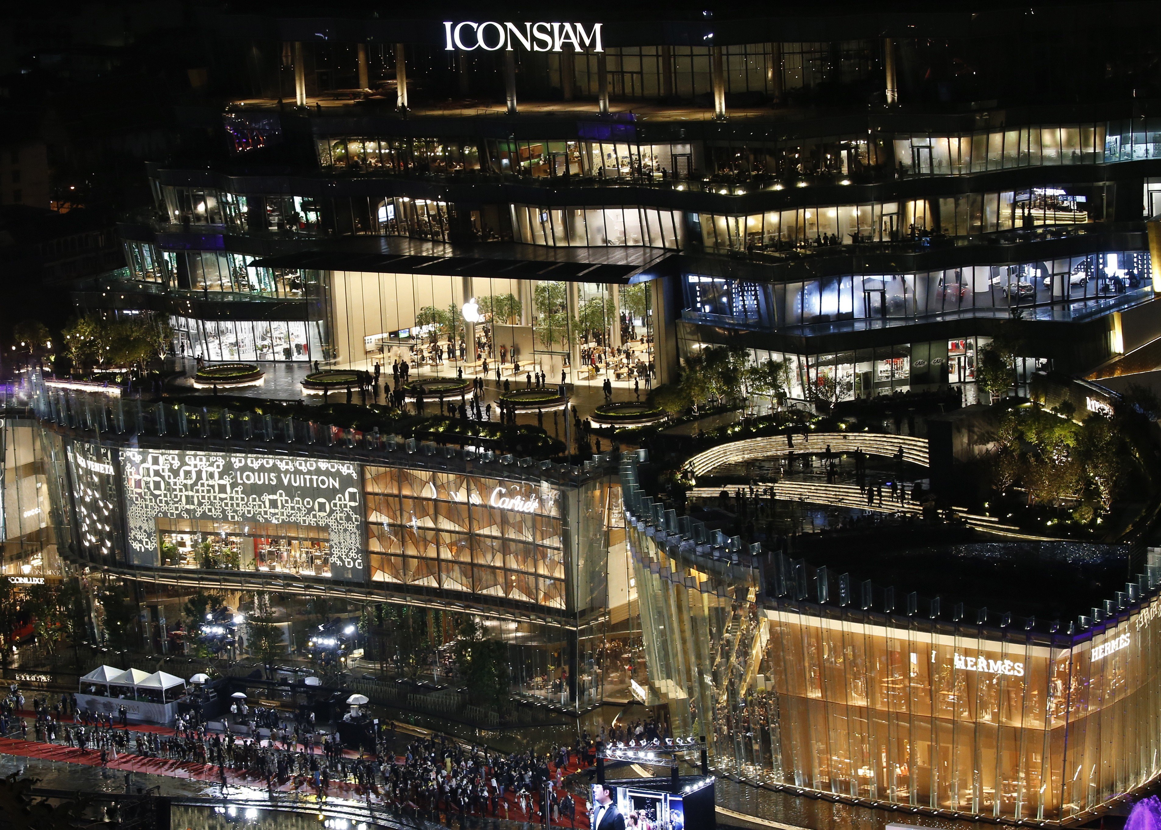 ICONSIAM & SIAM PARAGON A Luxury Shopping Mall In Bangkok
