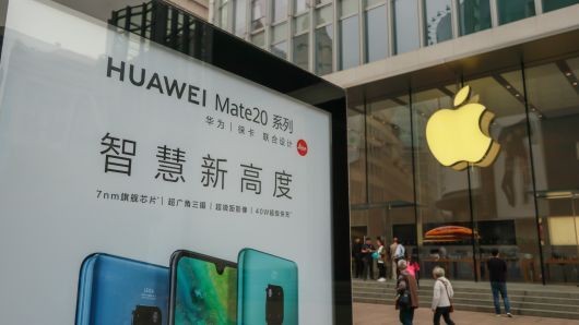 The American technology company Apple blames the fall in sales of its iPhones in China on a drop in luxury spending in the nation – rather than the fact that domestic consumers are buying more reasonably priced, good quality Chinese brands such as Huawei and Vivo.