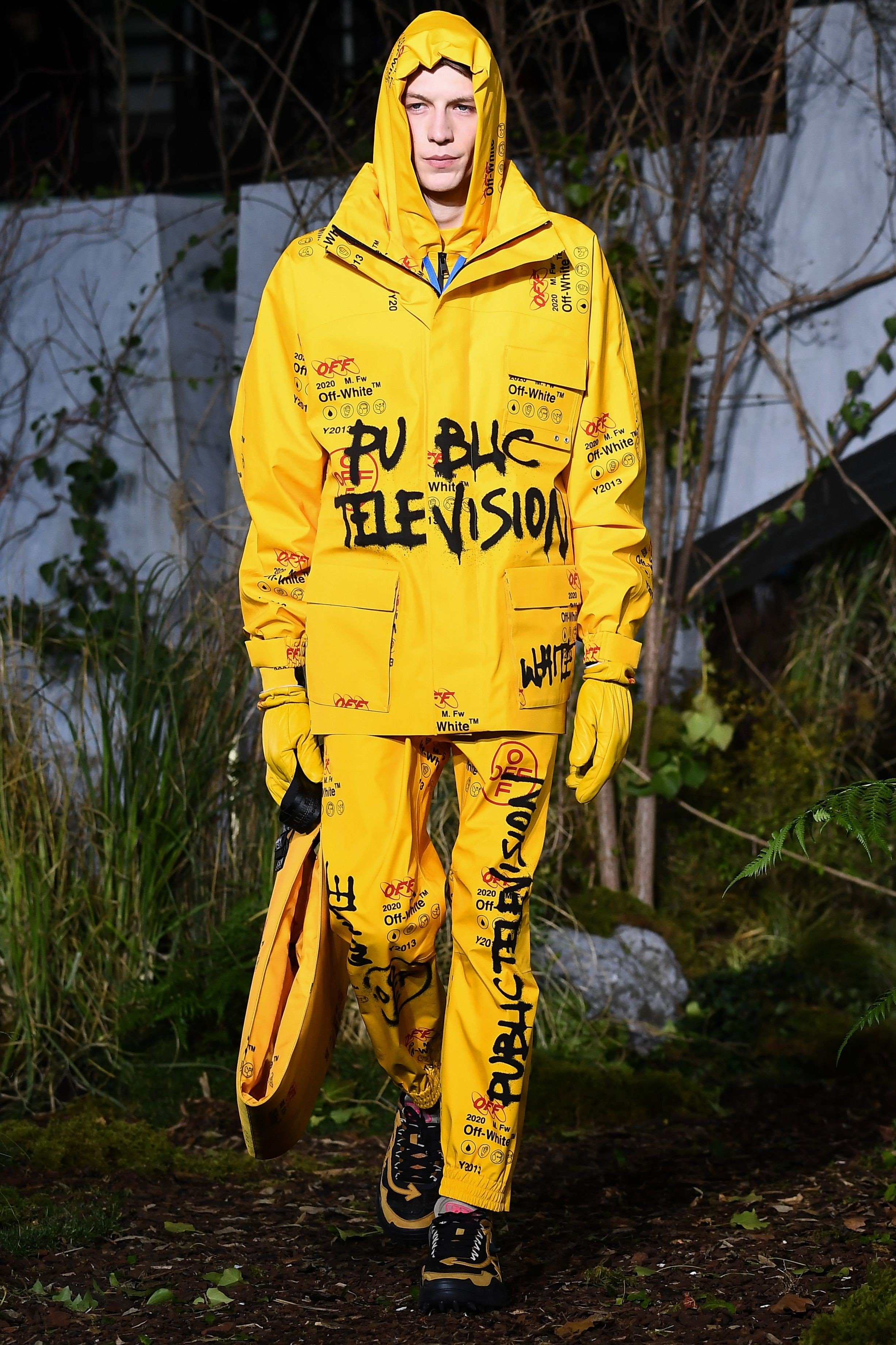 Shtreetwear on X: Louis Vuitton Knit by Virgil Abloh Made in Honor of his  Menswear Design Team  / X