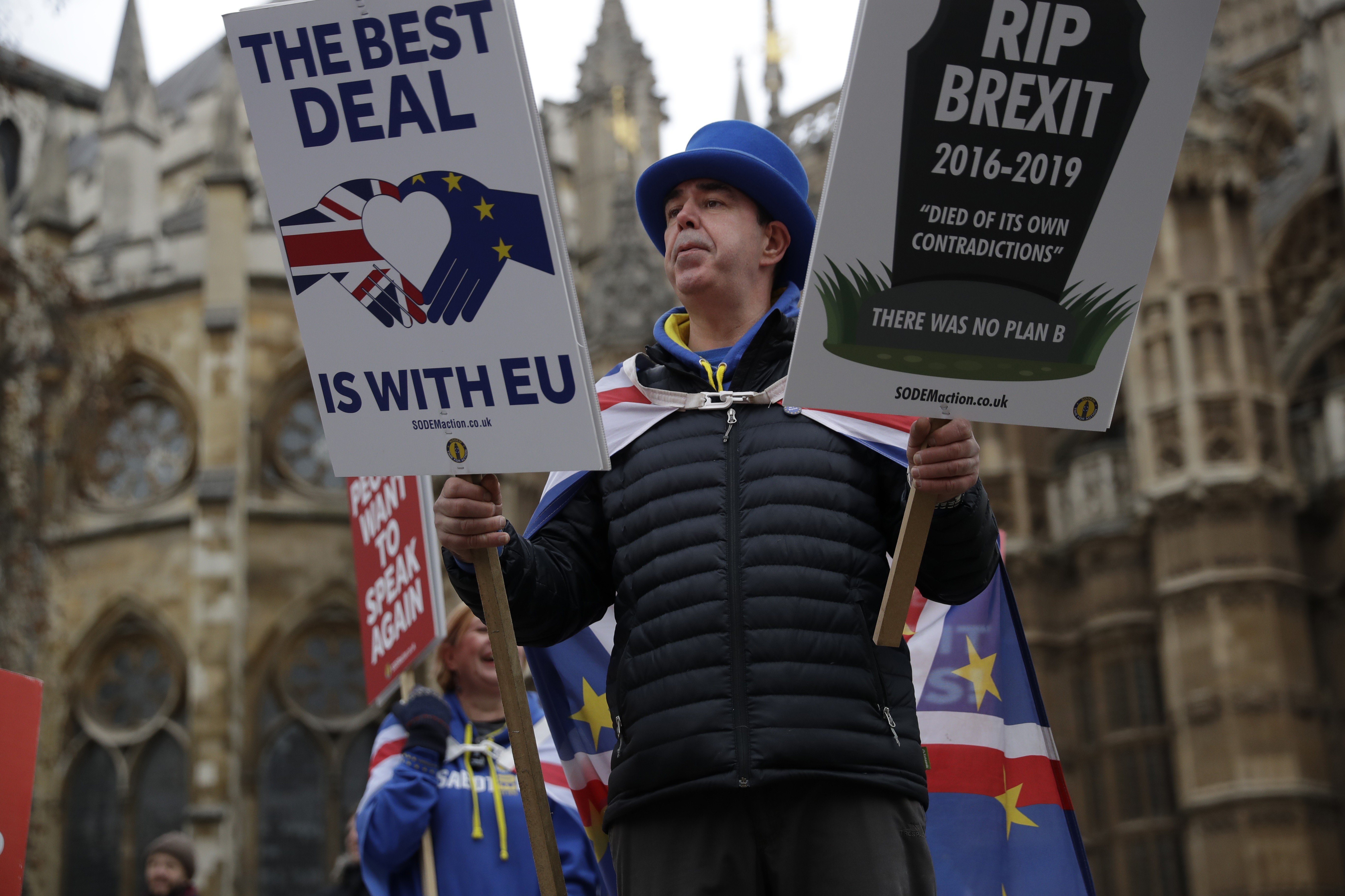 Brexit opponent Steve Bray demonstrates opposite the Houses of Parliament in London on January 21. Photo: AP