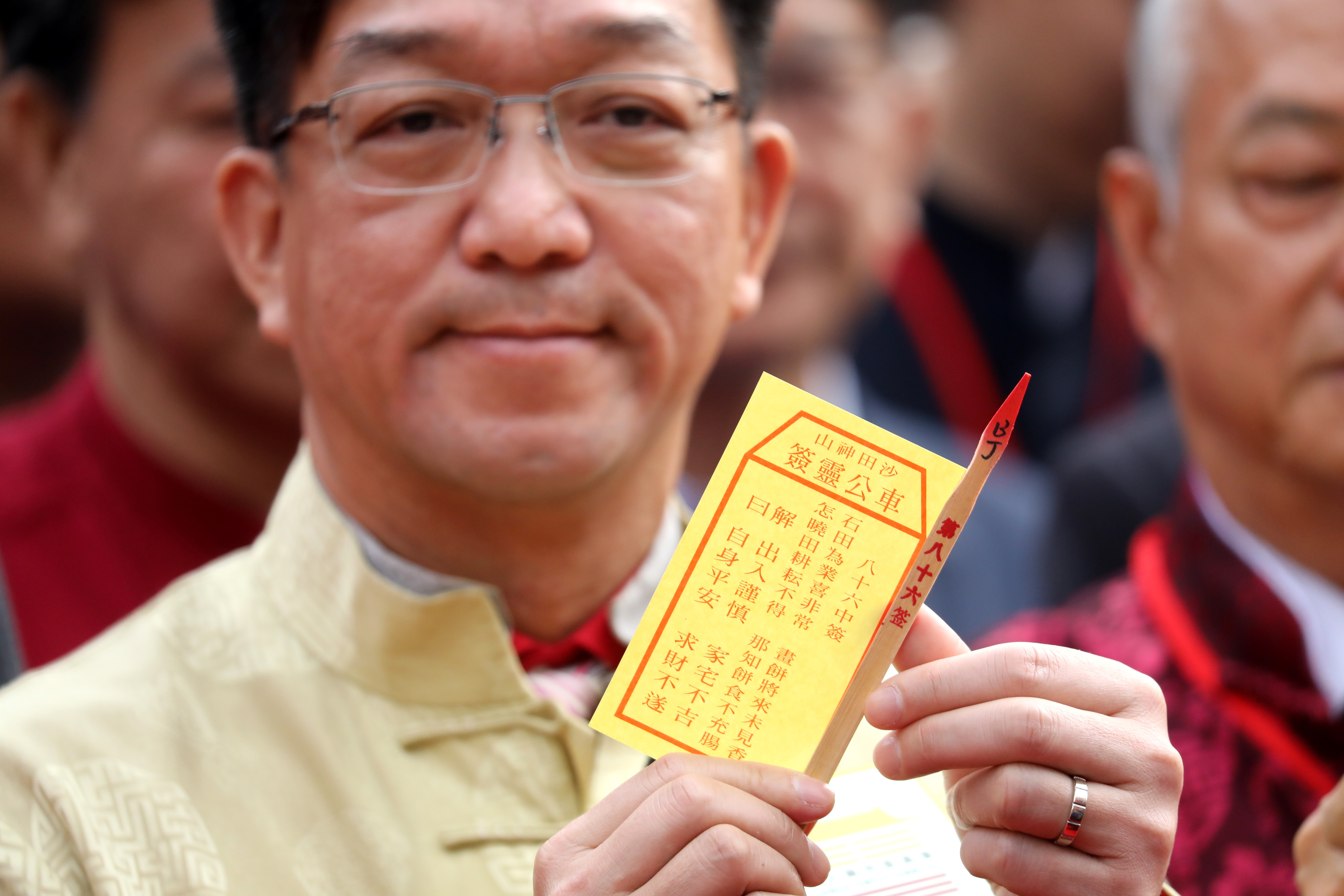 The fortune stick picked by lawmaker Kenneth Lau Ip-keung at the Che Kung Temple in Sha Tin seems to reflect the challenges facing the city. Picture: Dickson Lee