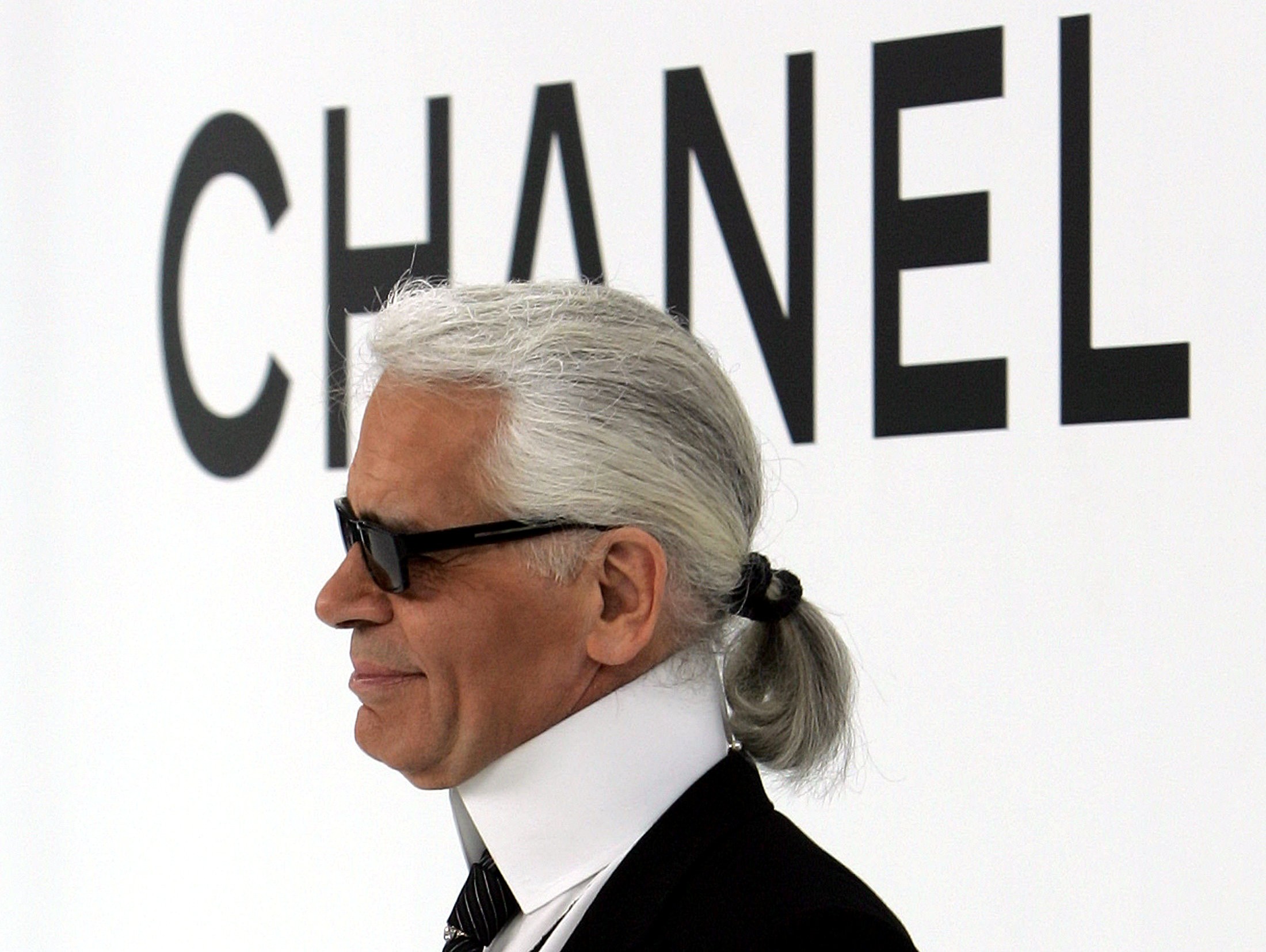Legendary fashion designer Karl Lagerfeld dies at 85