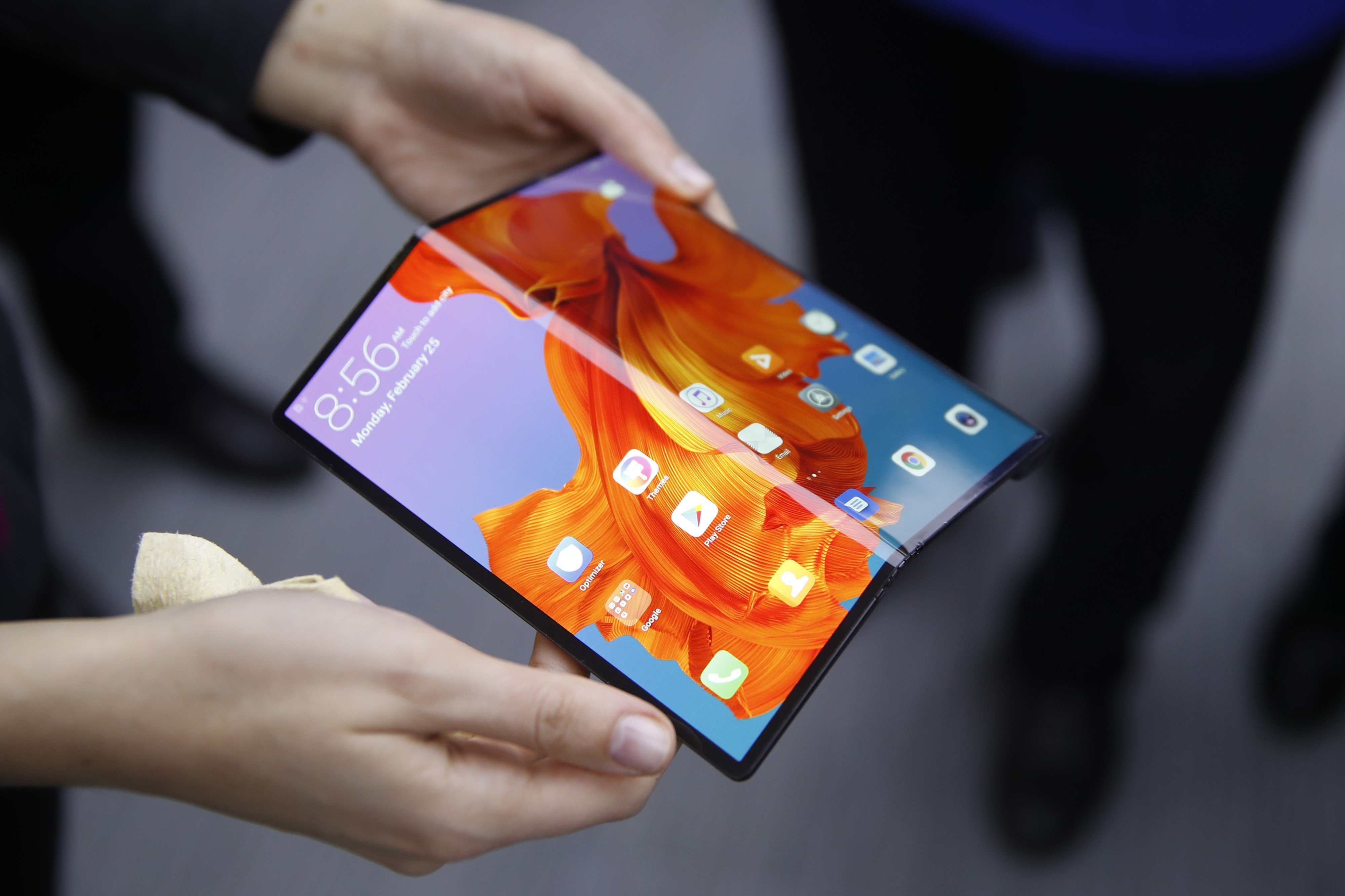 Huawei says the Mate X software adjusts smoothly between smartphone and tablet mode. Photo: Stefan Wermuth / Bloomberg
