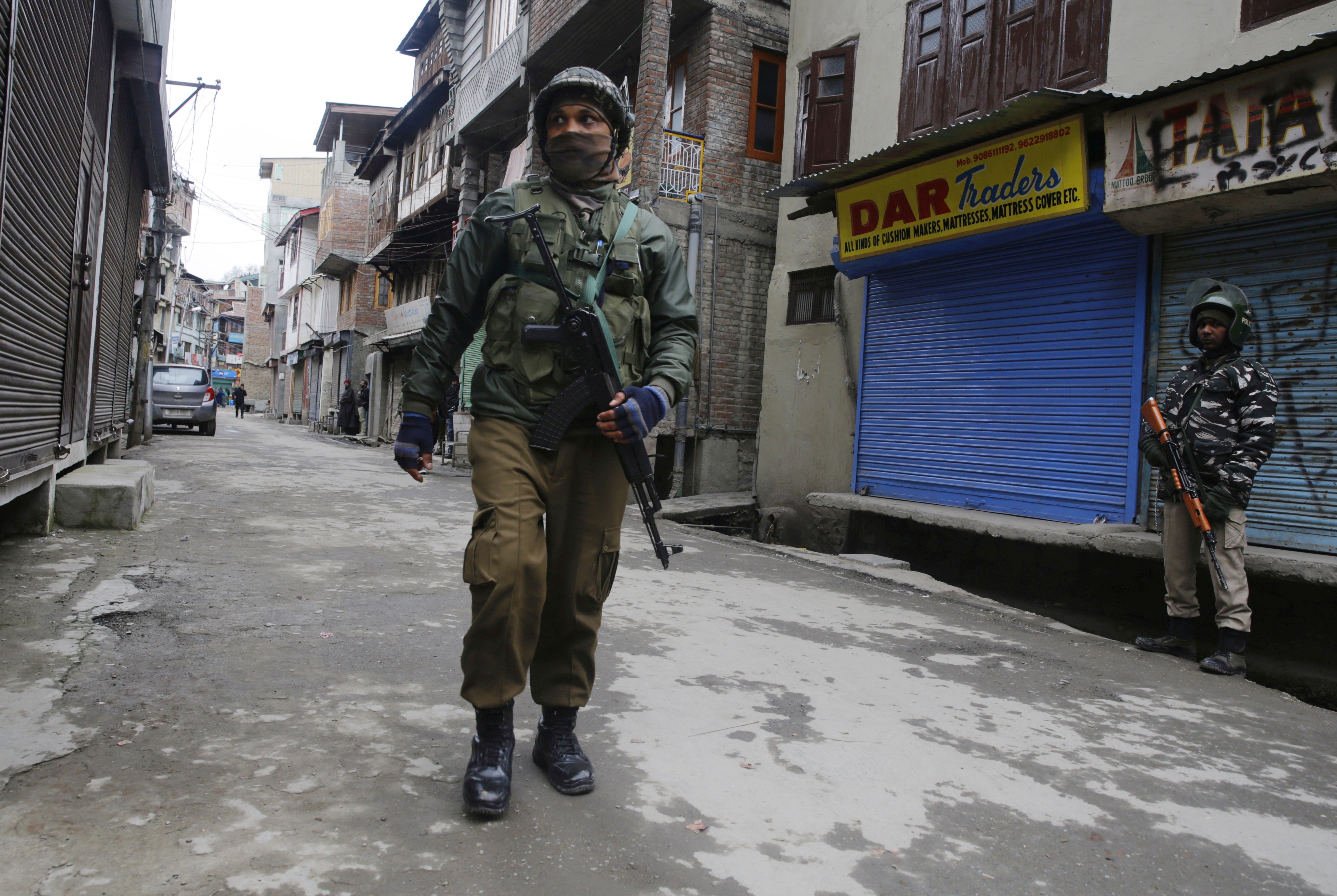 Indian paramilitary personnel in Srinagar. Photo: EPA