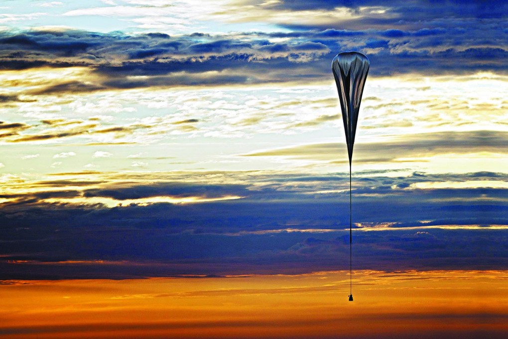 Felix Baumgartner's balloon rises during the second test flight in Roswell, New Mexico, in the United States, on July 25. Photo: AFP