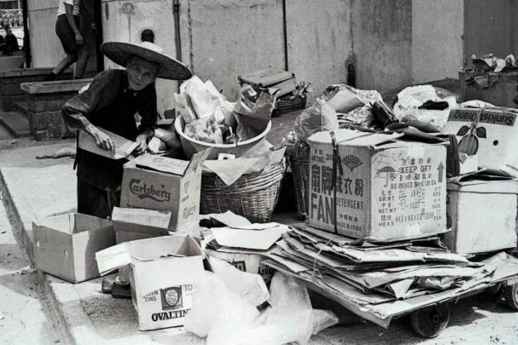 This picture of an elderly woman collecting cardboard was taken in 1971 but could have been taken today. Photo: Chu Ming-hoi
