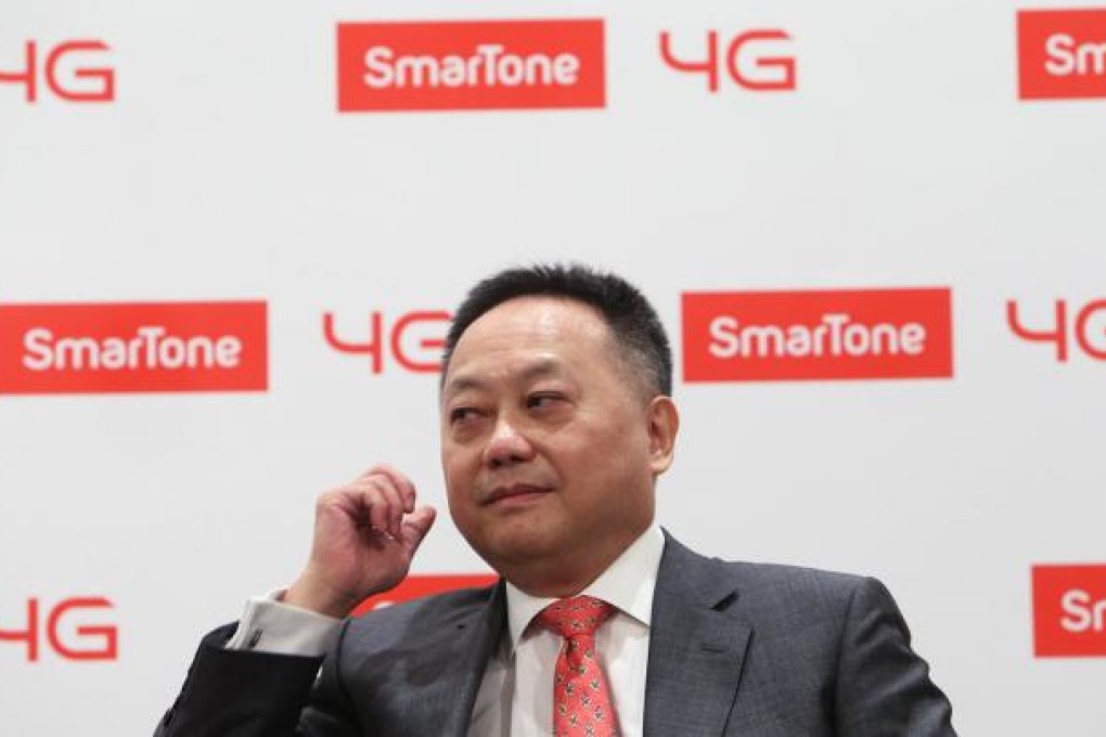 Chief executive Douglas Li launches a 4G network under SmarTone, the fifth wireless operator to offer the service. Photo: Sam Tsang