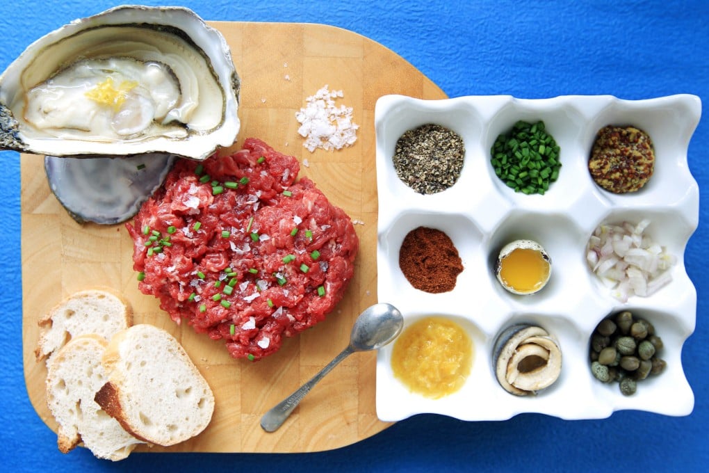 Steak tartare with oysters