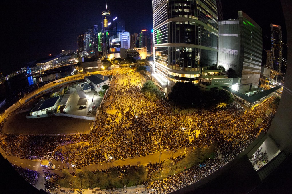 The sea of protesters outside the government headquarters last night. Media tycoon Jimmy Lai and Cardinal Joseph Zen were among the crowd. Photo: Dickson Lee