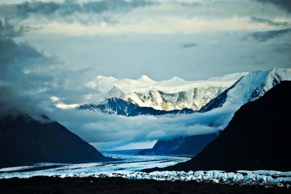 View of the mountains and glaciers in Alaska, the United States on Aug.16, 2012. Photo: Xinhua
