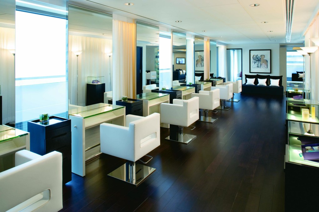 Interior of the Mandarin Salon