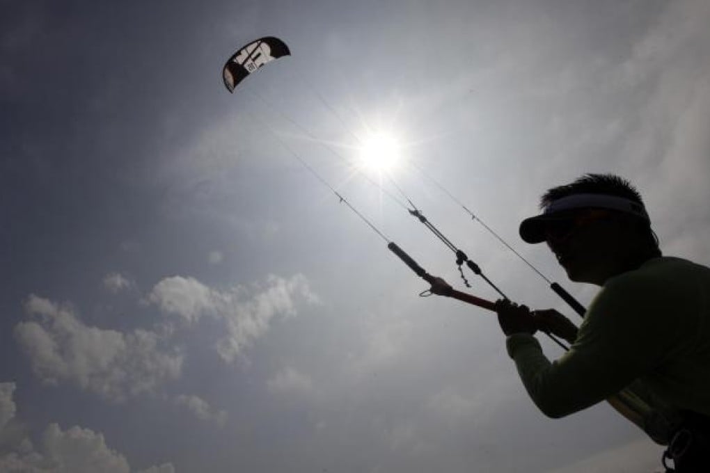 Squabble among HK kitesurfing groups a downer for the sport