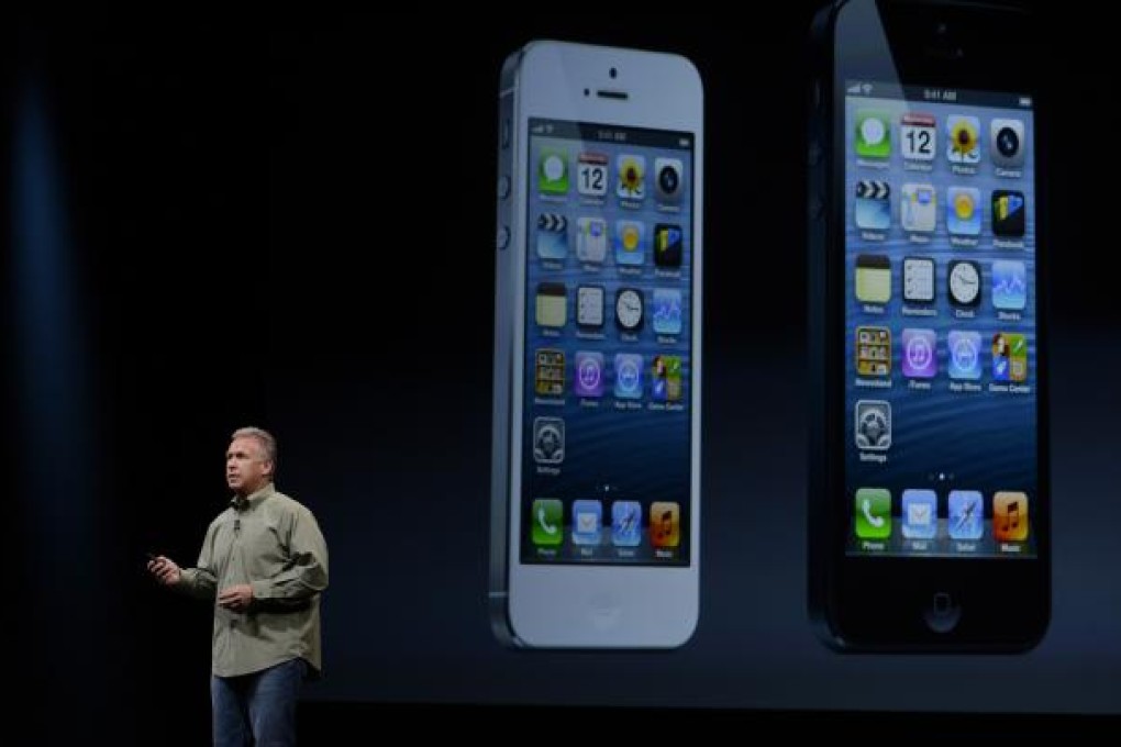 Apple Senior Vice President of Worldwide product marketing Phil Schiller announces the new iPhone 5 at a press event in San Francisco, the United States, Sept. 12, 2012. Photo: Xinhua