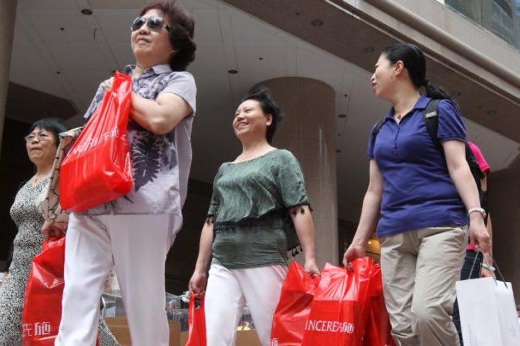Tourists from Mainland shopping in Causeway Bay. Photo: K. Y. Cheng