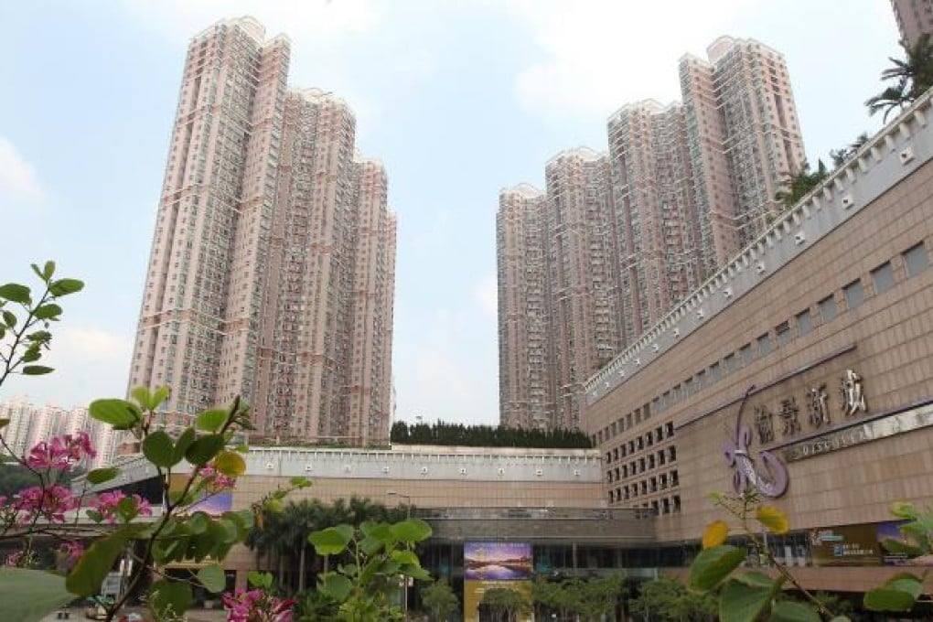 Prices of flats in Discovery Park in Tsuen Wan have not rallied because they are not near a train station. Photo: K. Y. Cheng