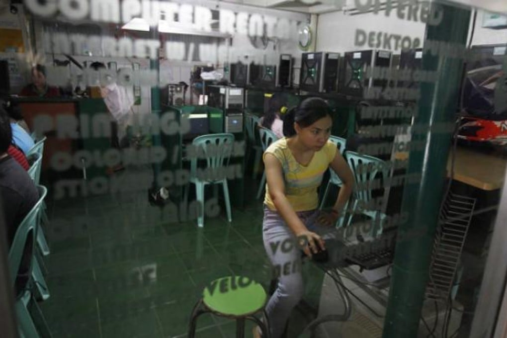 Computer Hourphilippines Media groups, Filipinos protest tough cyber law | South China Morning Post