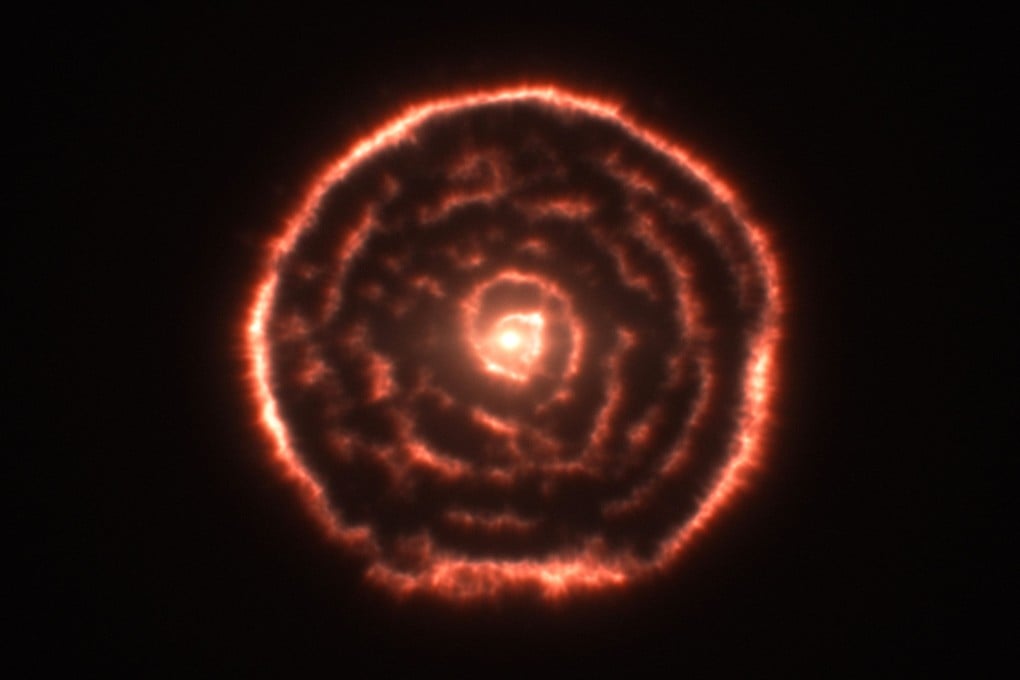 This spiral structure in the material around the old star R Sculptoris has been revealed by the Atacama Large Millimeter/submillimeter Array (ALMA). Photo: AFP