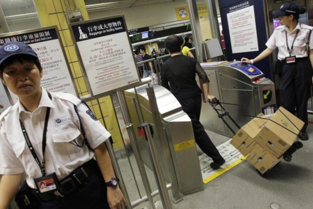 New weight limit at Sheung Shui station. Photo: Nora Tam