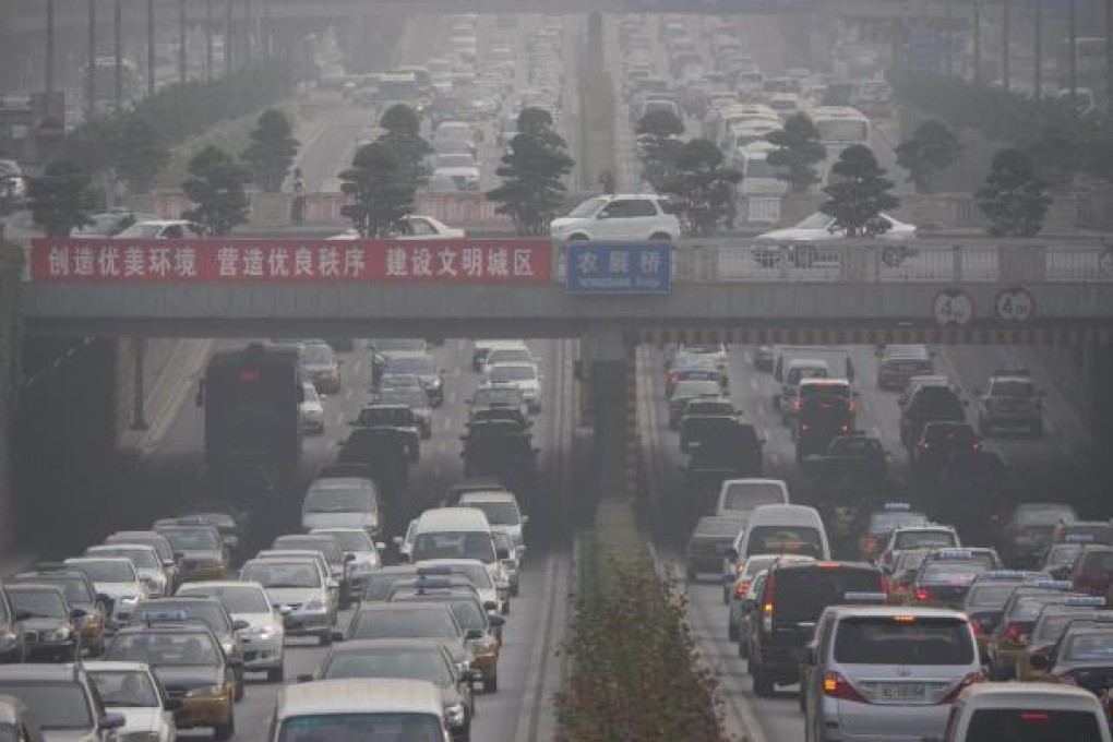 Mid-afternoon traffic clogs the Third Ring Road in Beijing. Photo: EPA