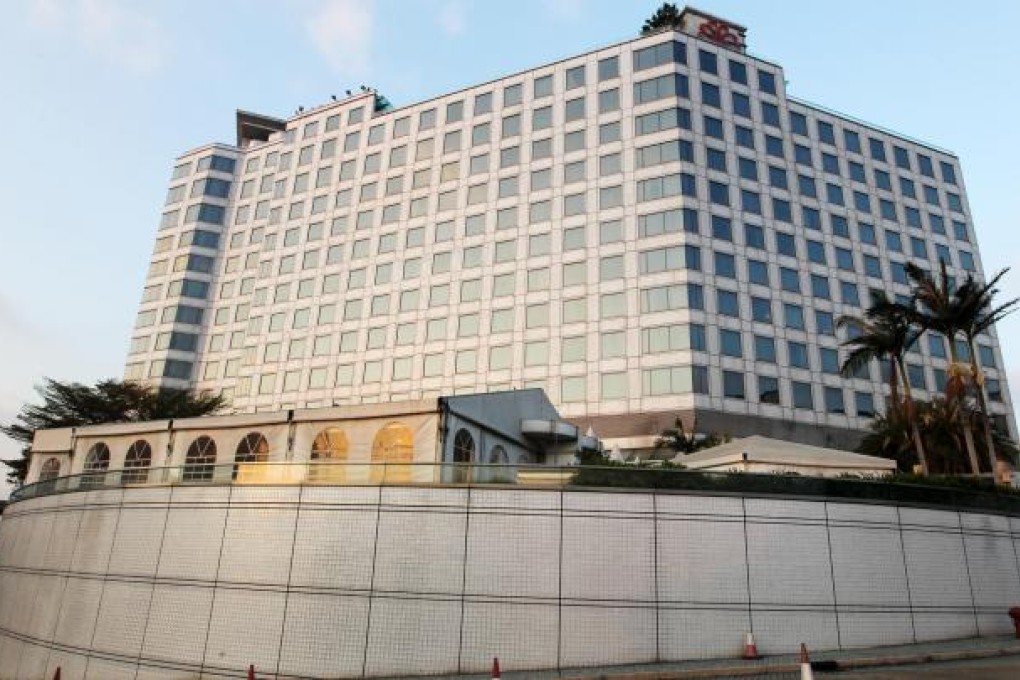 The tents at Li Ka-shing's Harbour Plaza Metropolis in Hung Hom which are suspected to be illegal structures. Photo: May Tse