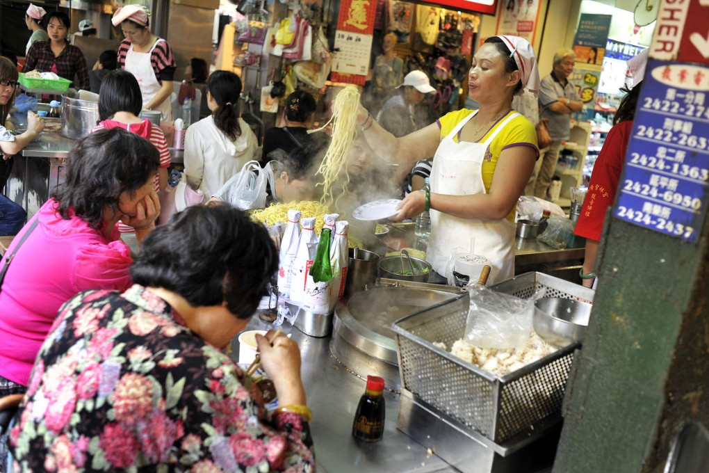 The Miaokou night market on Ren Third Road boasts more than 100 food stalls.