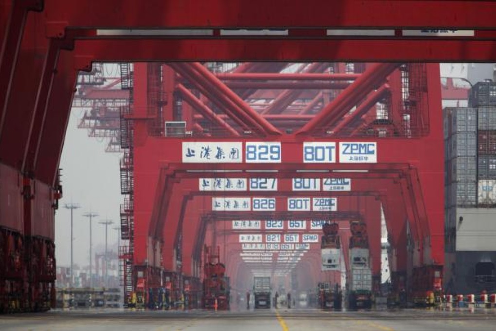 Yangshan mooted as trial port for foreign transshipments.