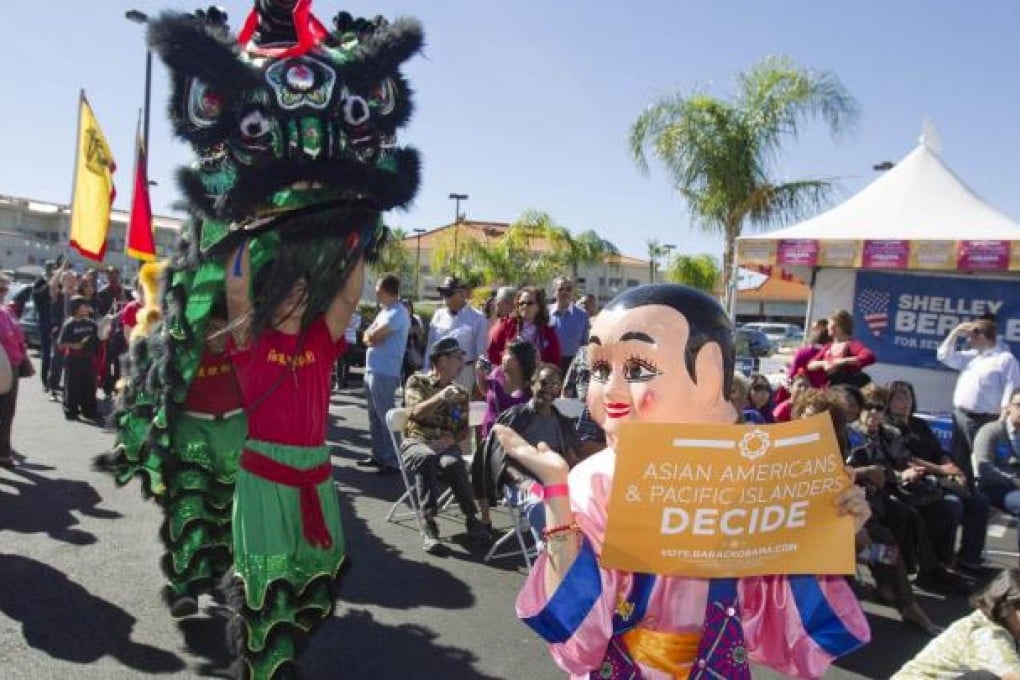 A lion dance for Barack Obama in Las Vegas. Photos: Reuters