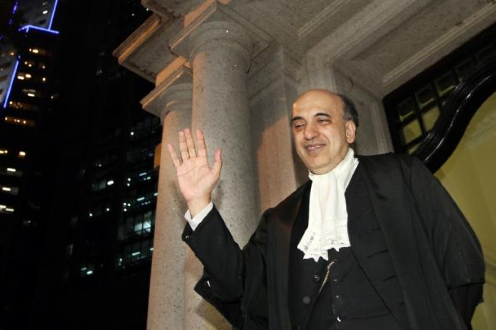 Justice Kemal Bokhary bids fairwell to reporters outside Court of Final Appeal in Central. Photo: Felix Wong